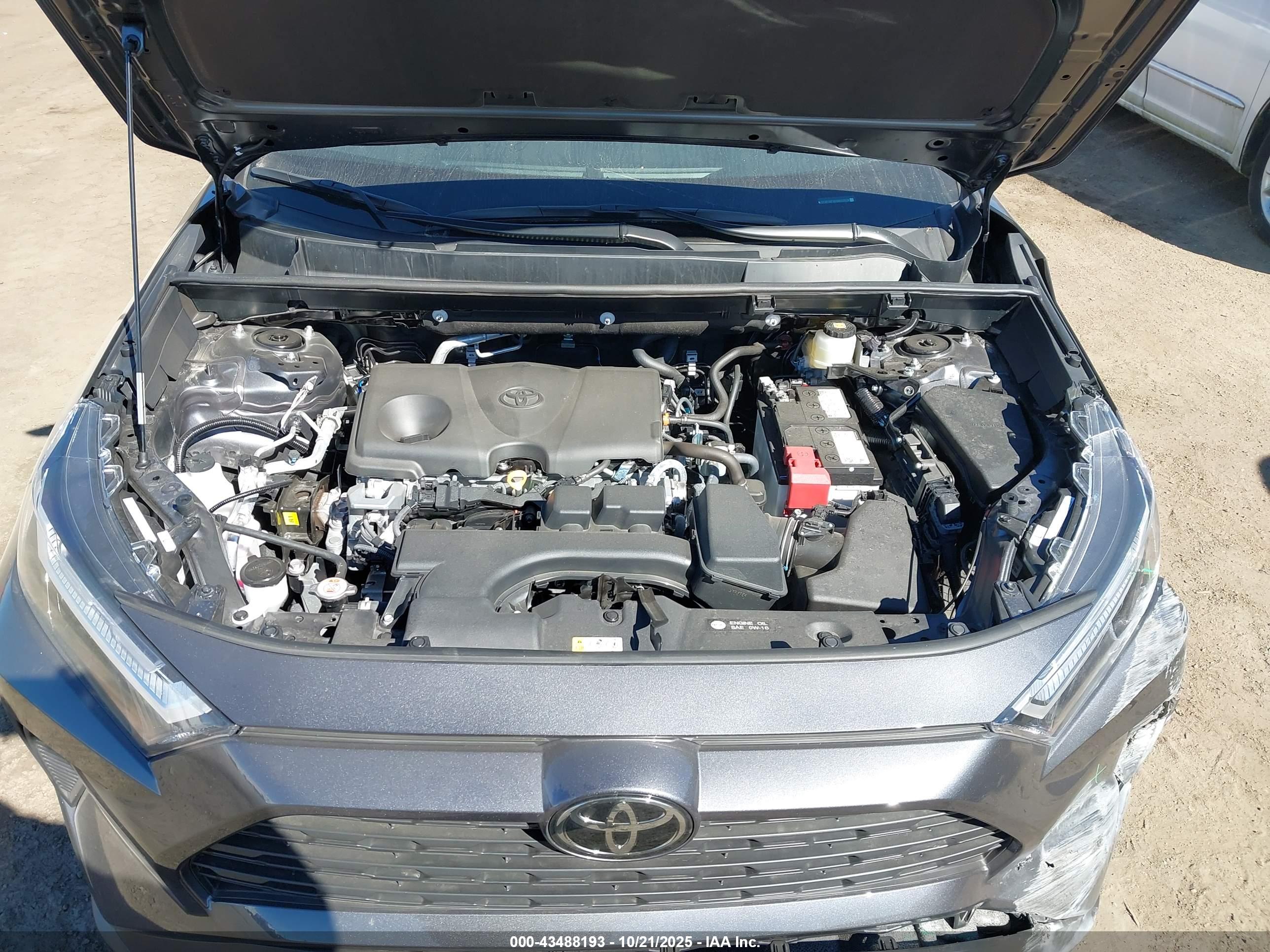TOYOTA RAV4 image 10