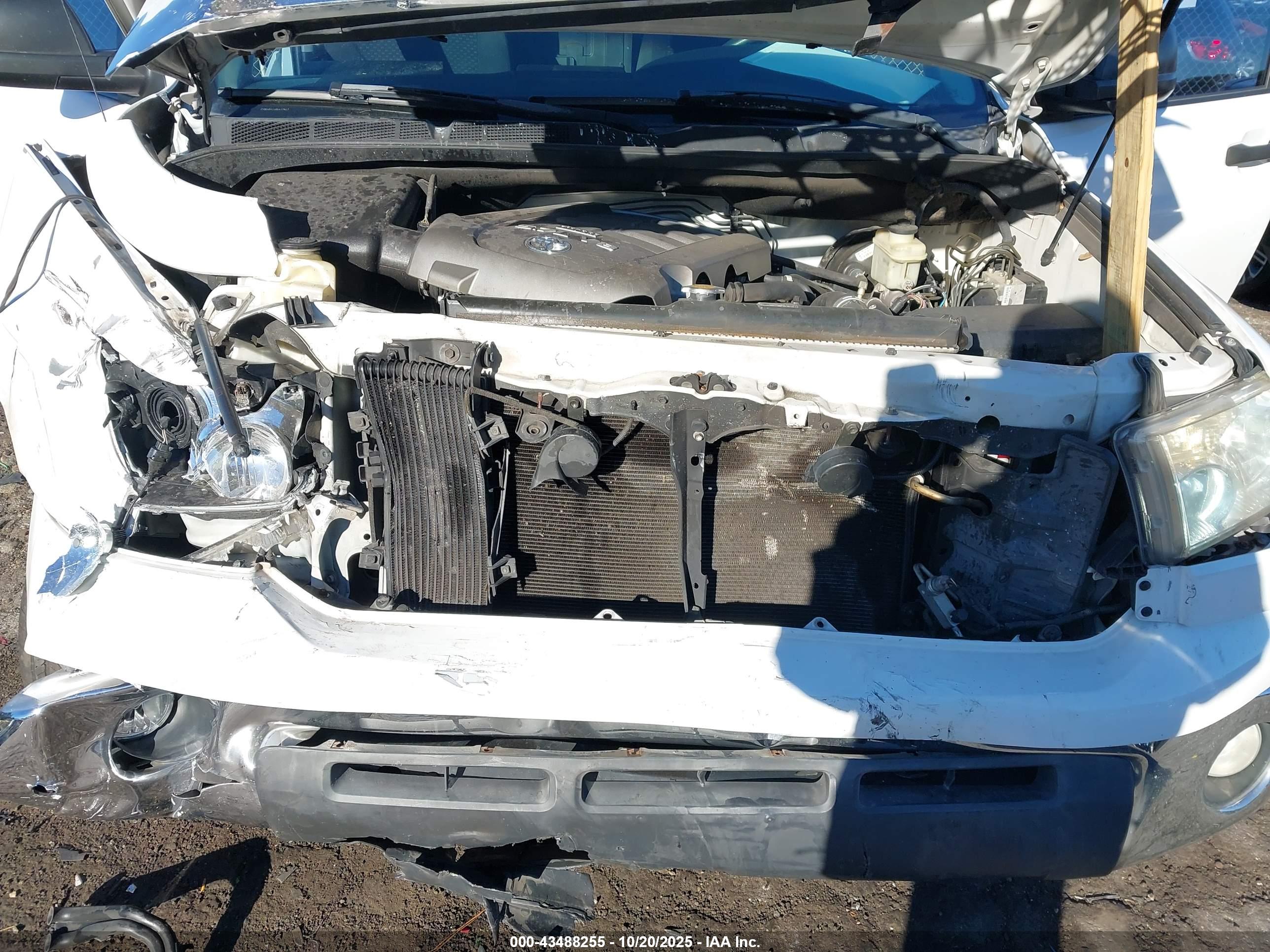 TOYOTA TUNDRA image 10