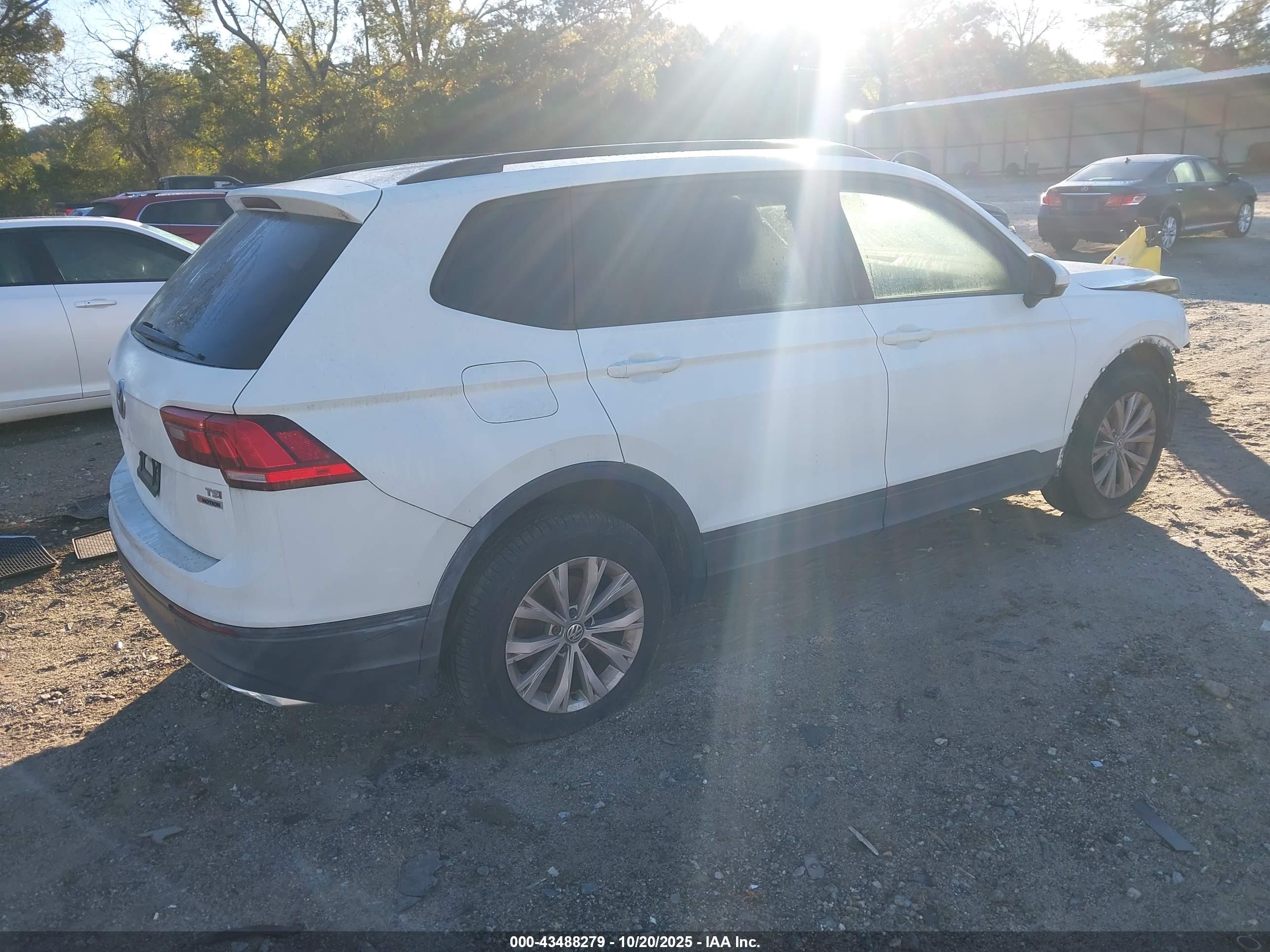 VOLKSWAGEN TIGUAN image 4