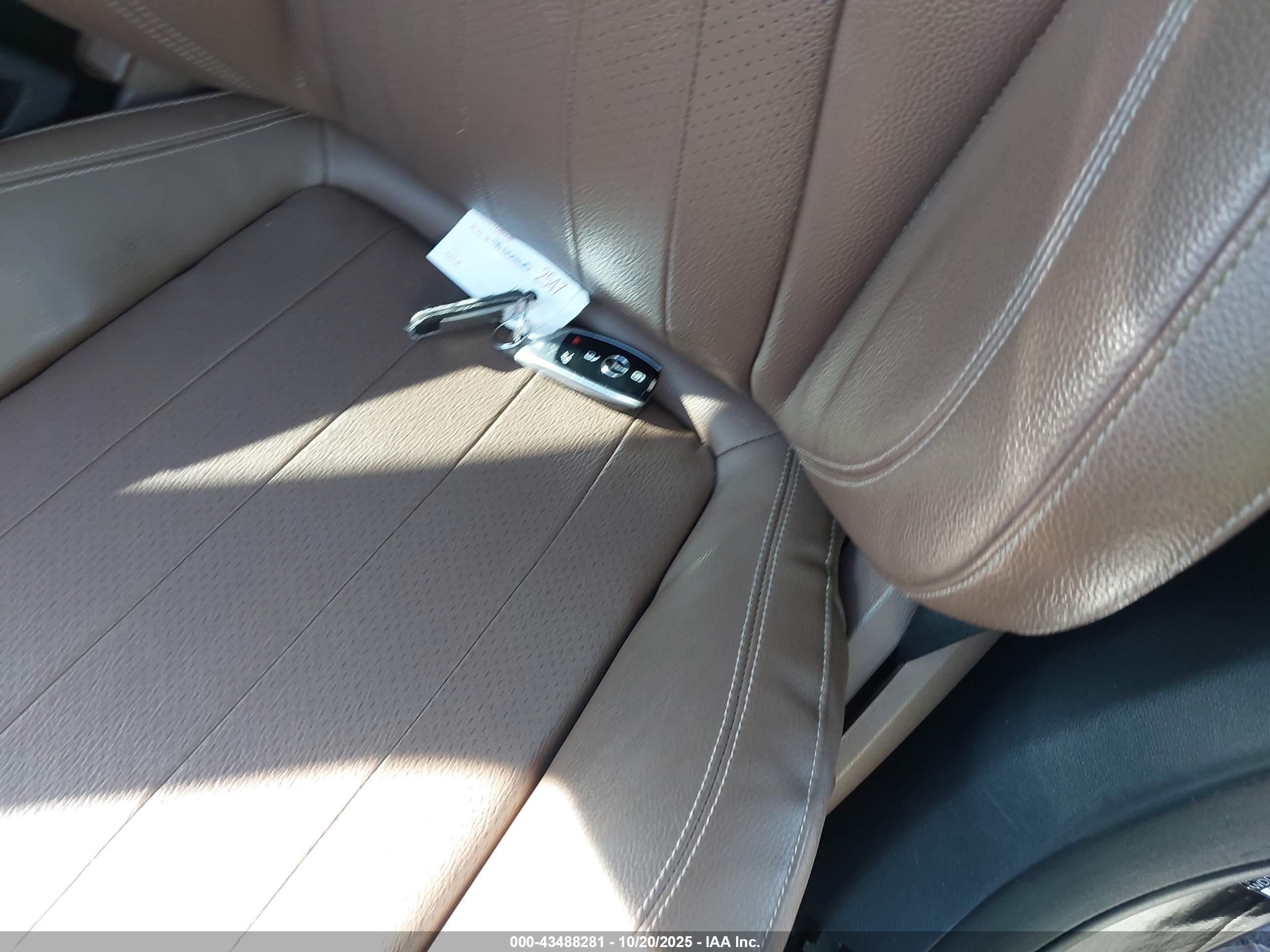 MERCEDES-BENZ E image 11