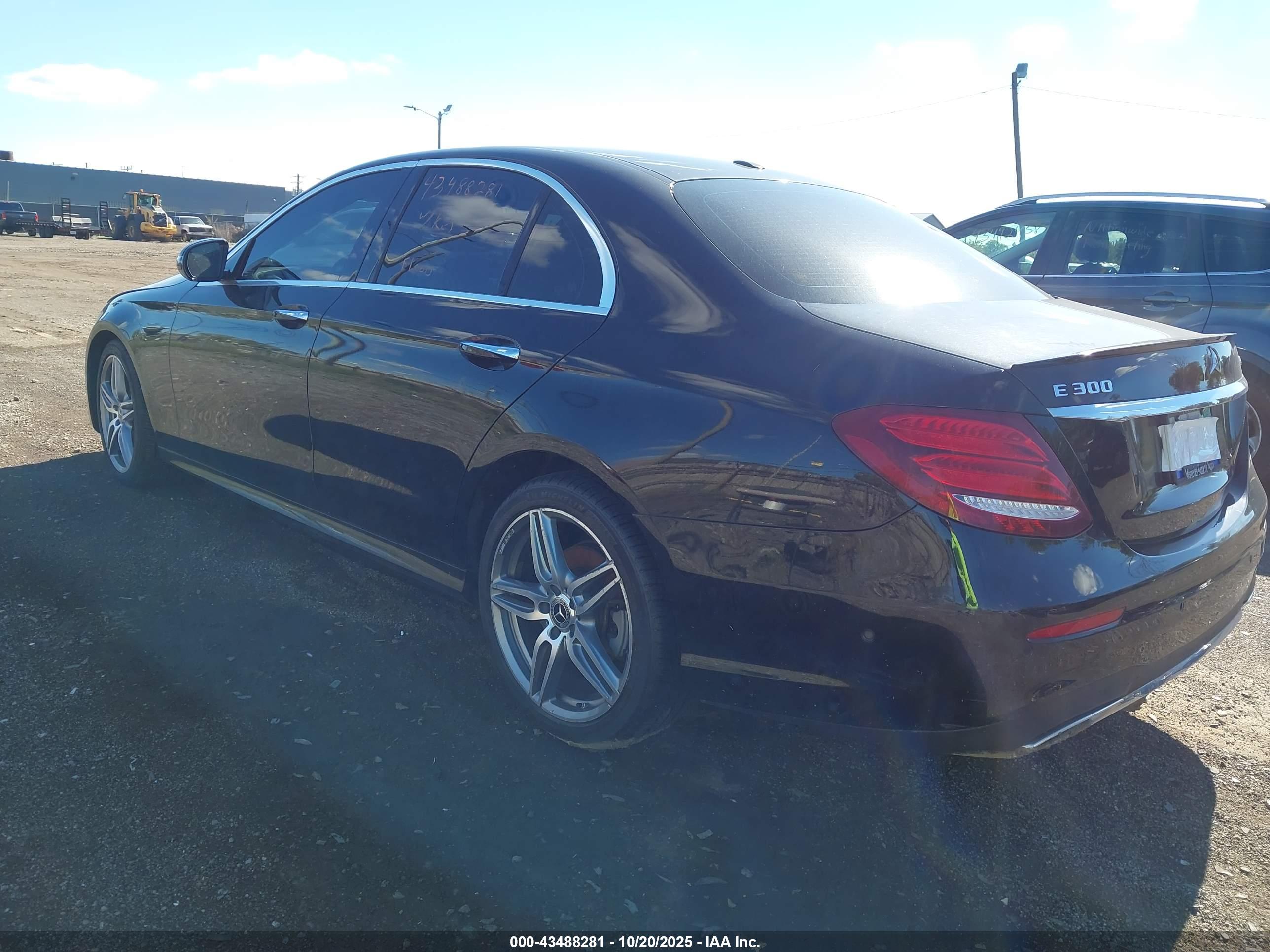 MERCEDES-BENZ E image 3