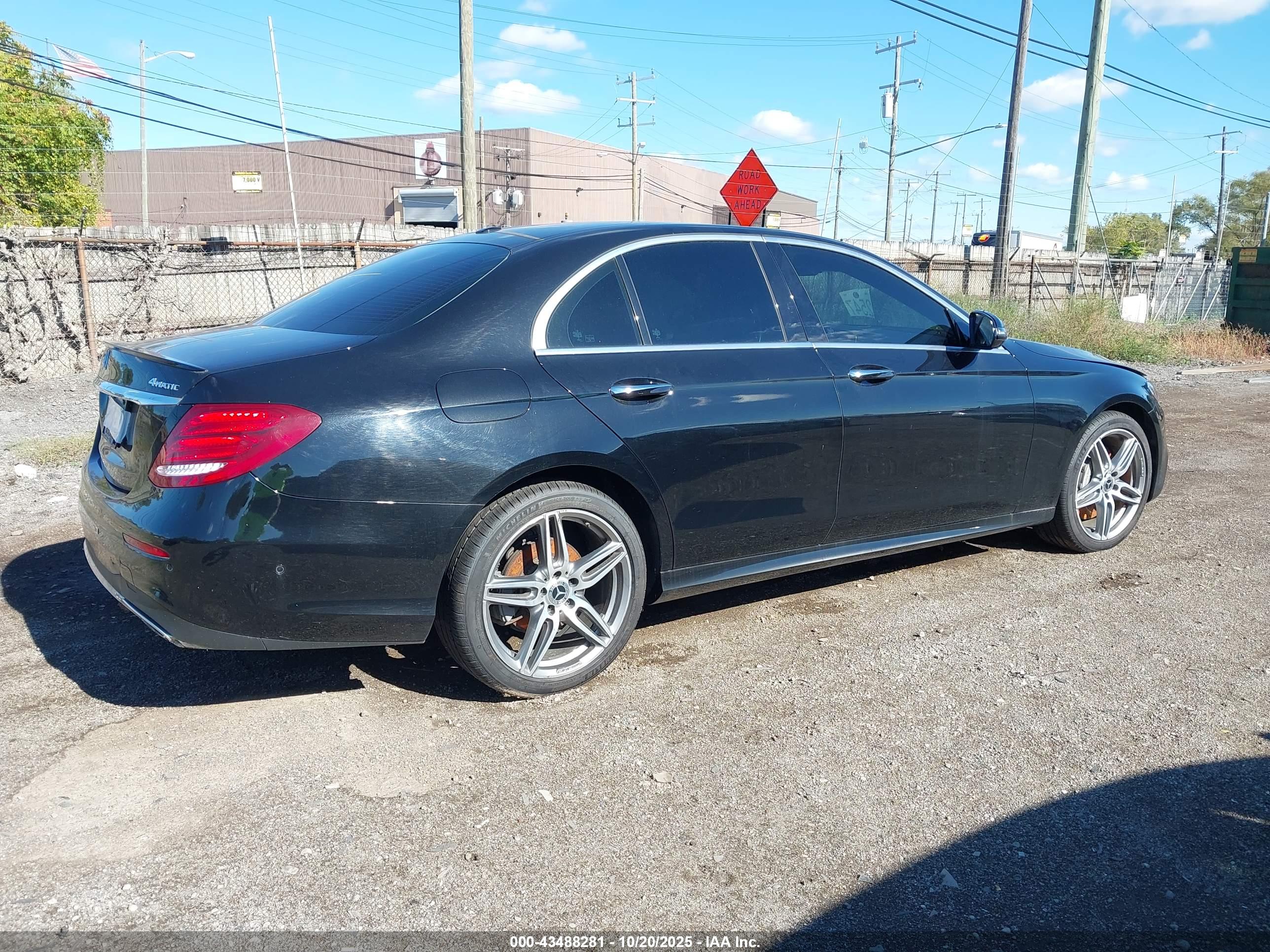 MERCEDES-BENZ E image 4
