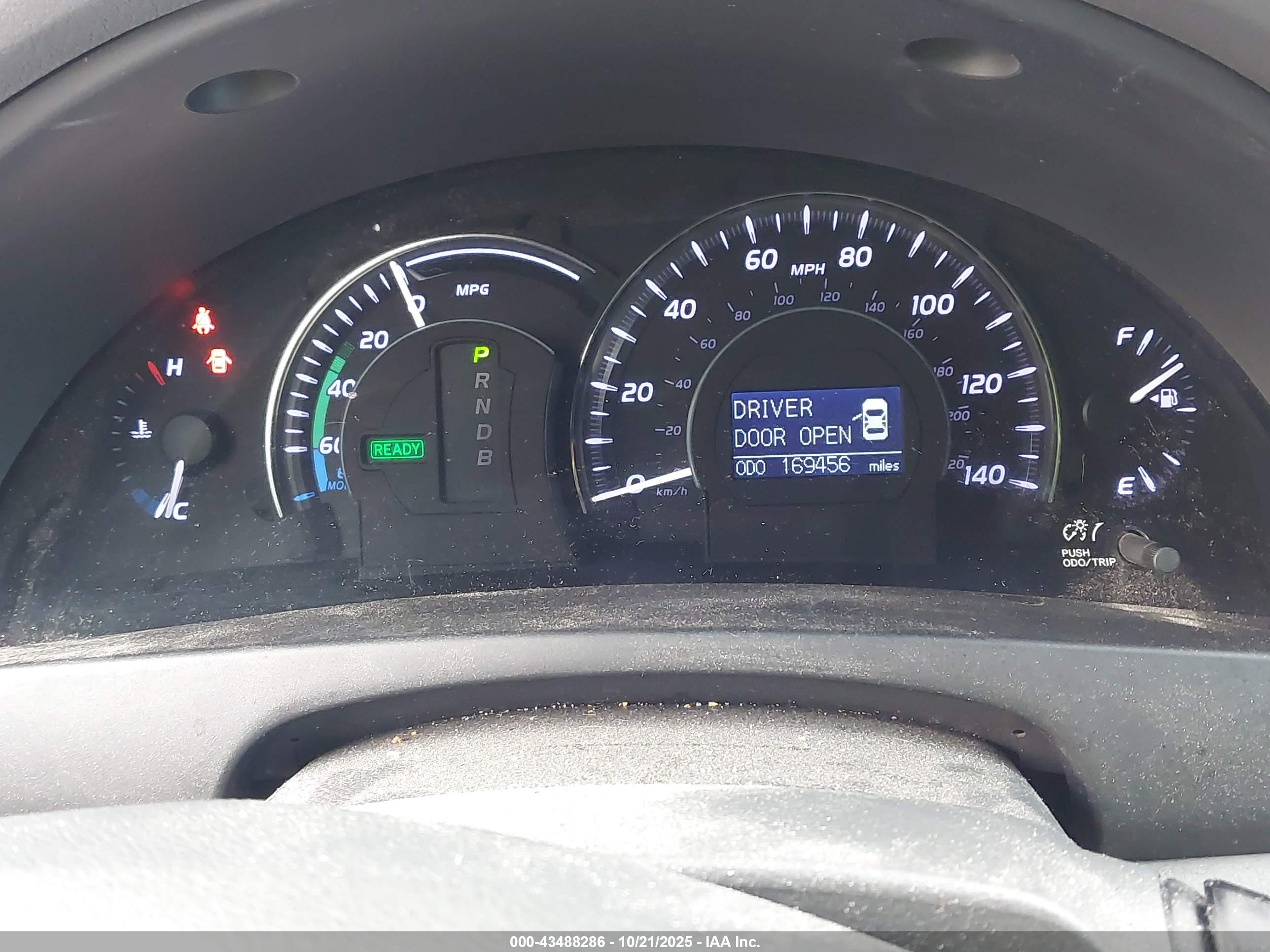 TOYOTA CAMRY image 7
