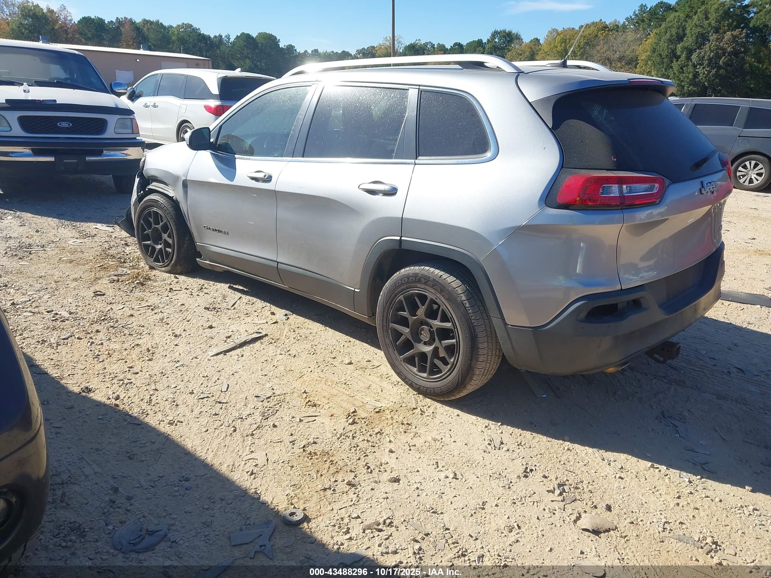JEEP CHEROKEE image 3