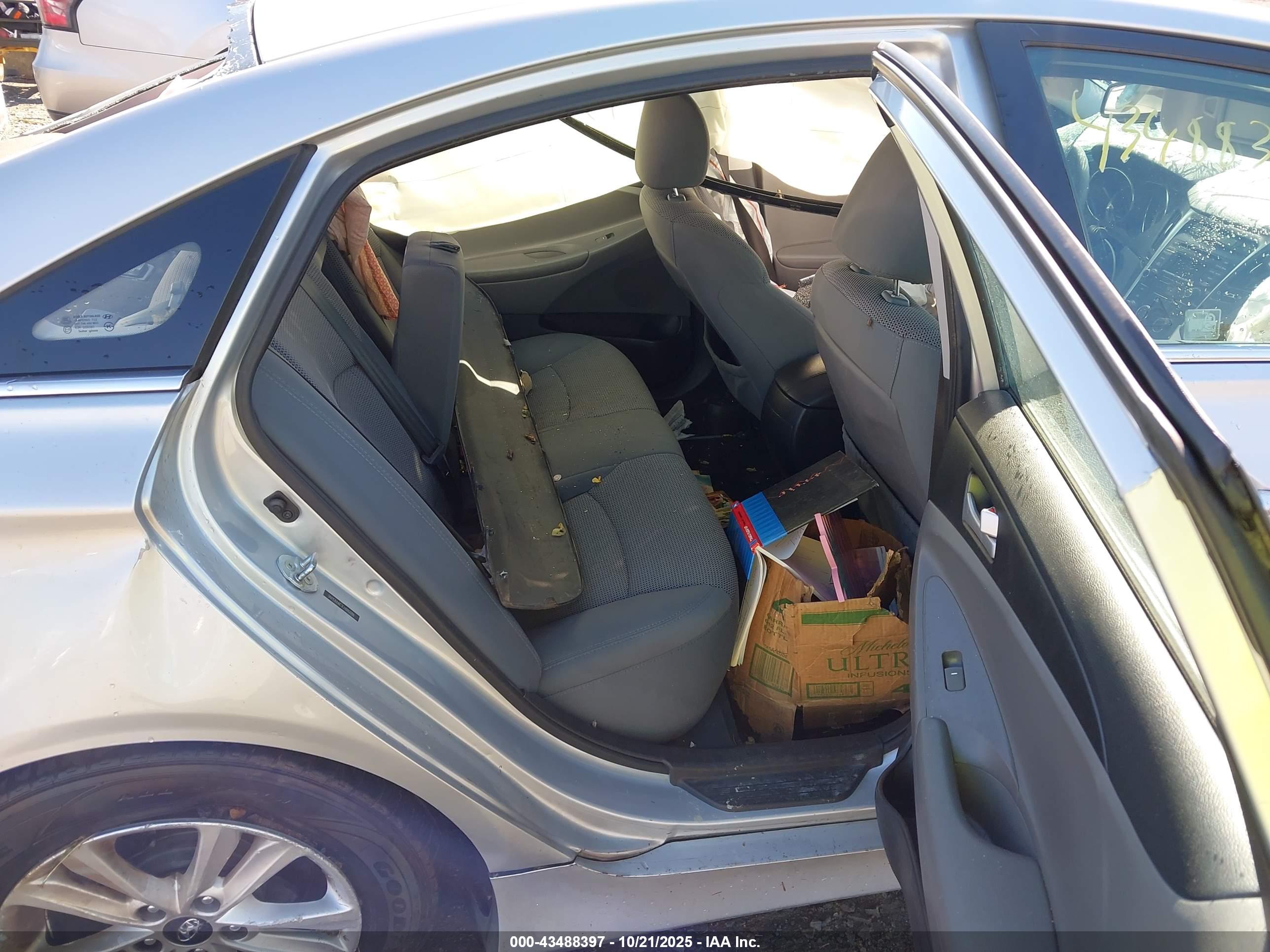 HYUNDAI SONATA image 8