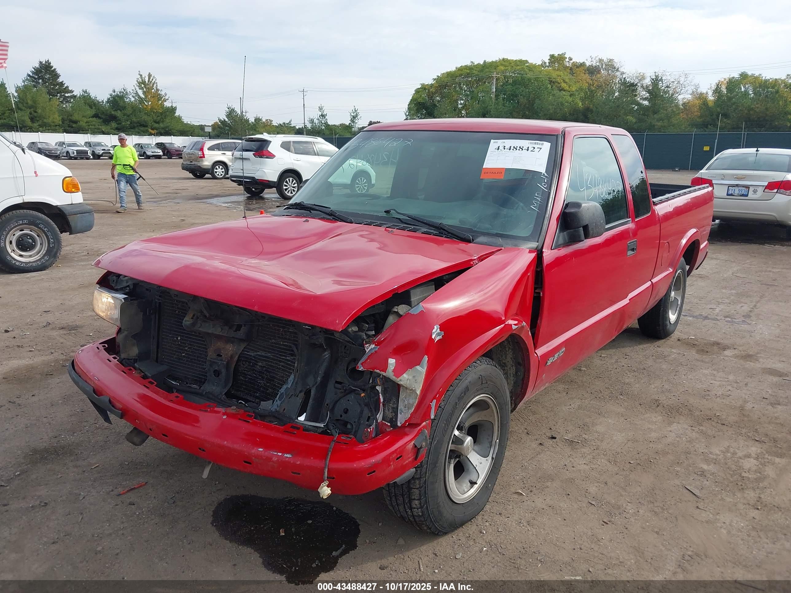 CHEVROLET S-10 image 6