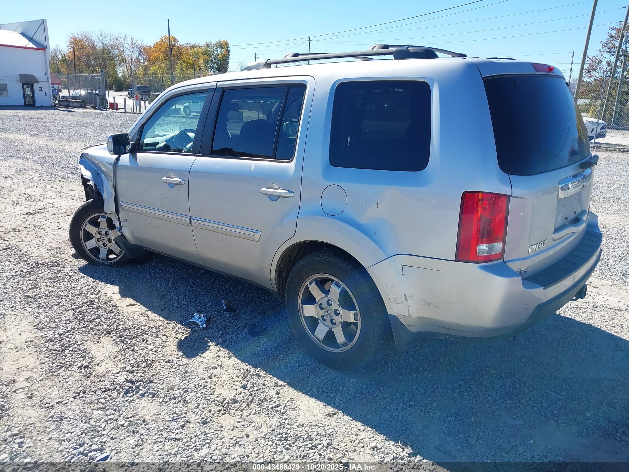 HONDA PILOT image 3