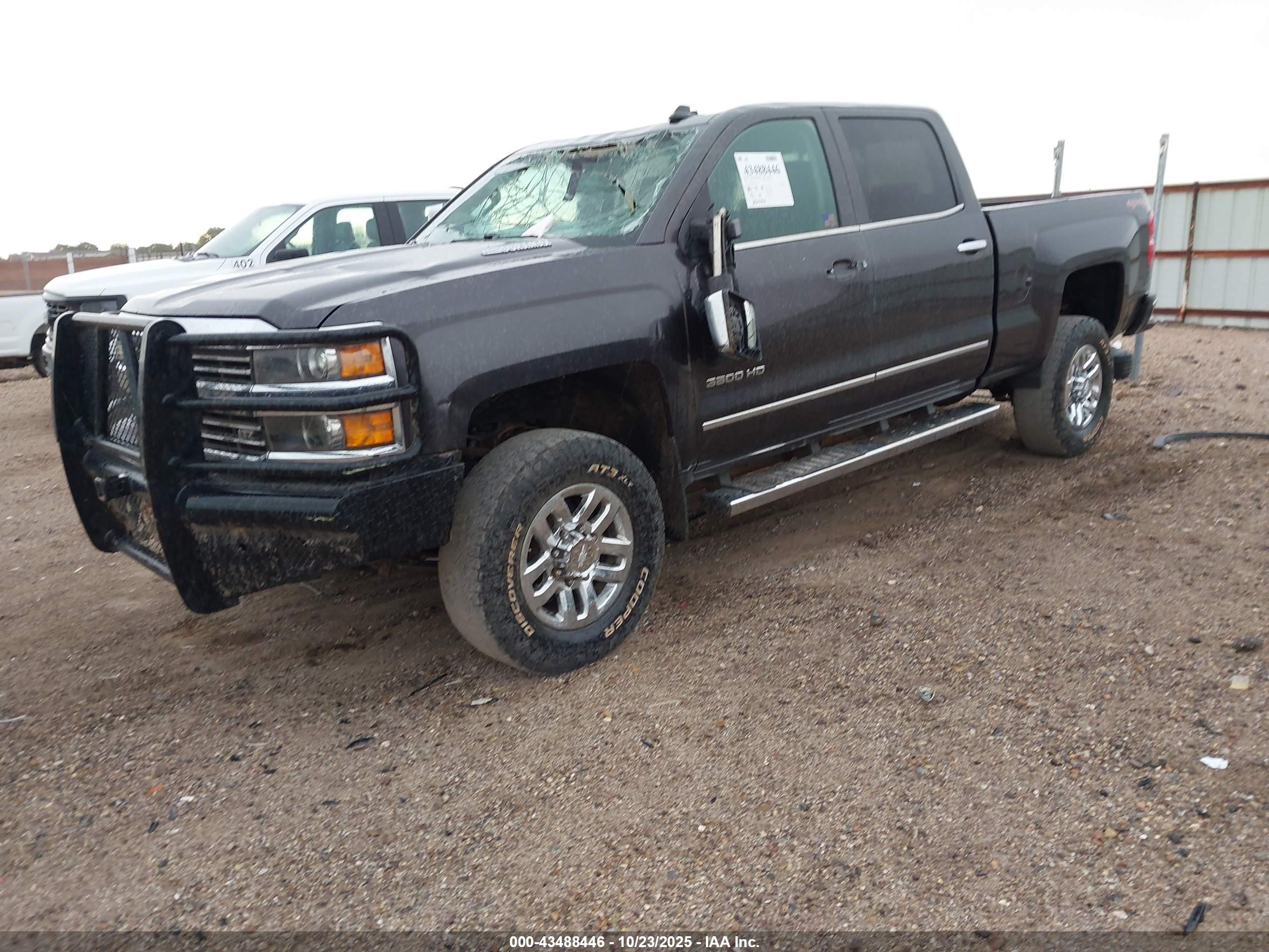 CHEVROLET SILVERADO image 2