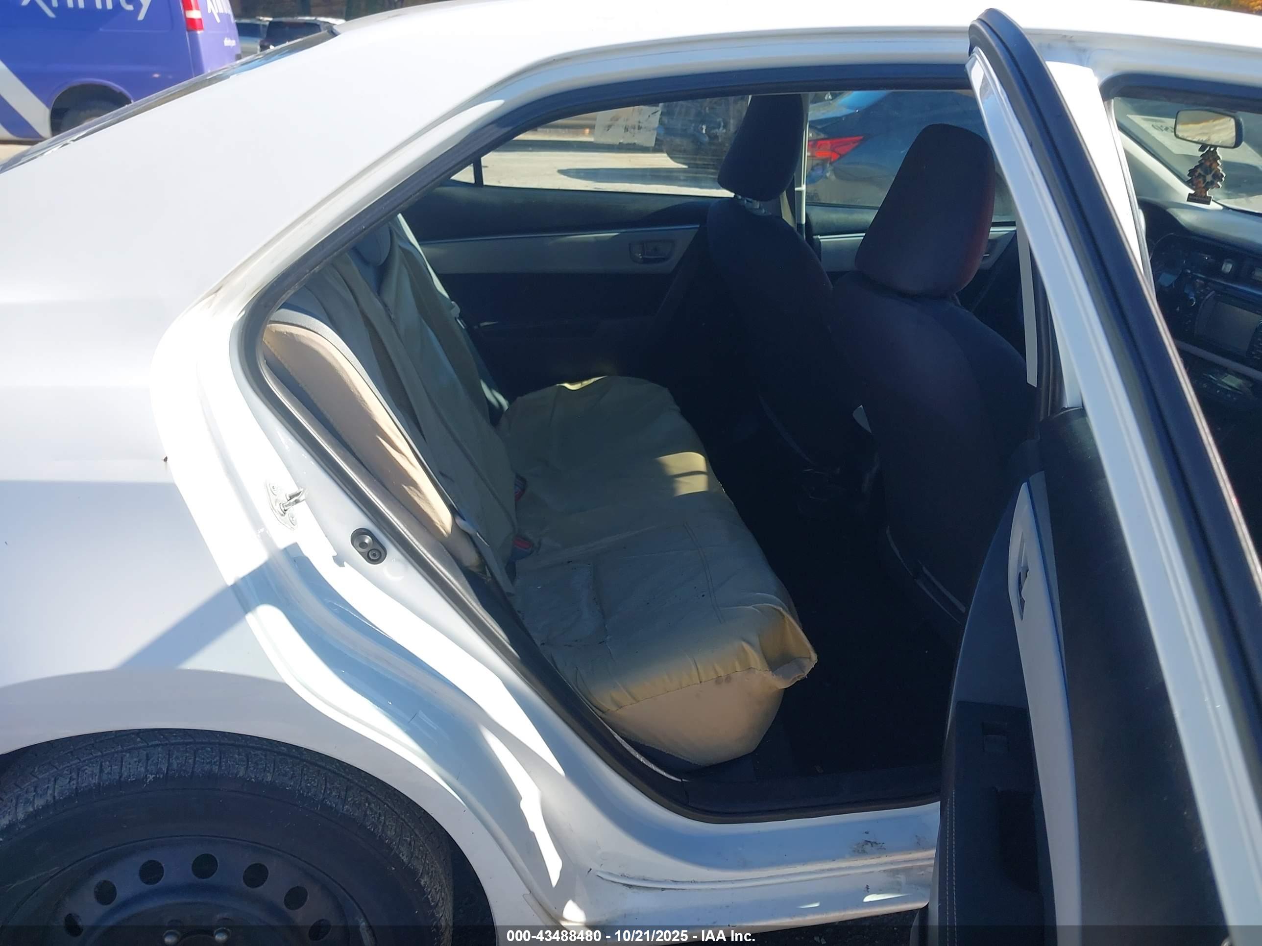 TOYOTA COROLLA image 8