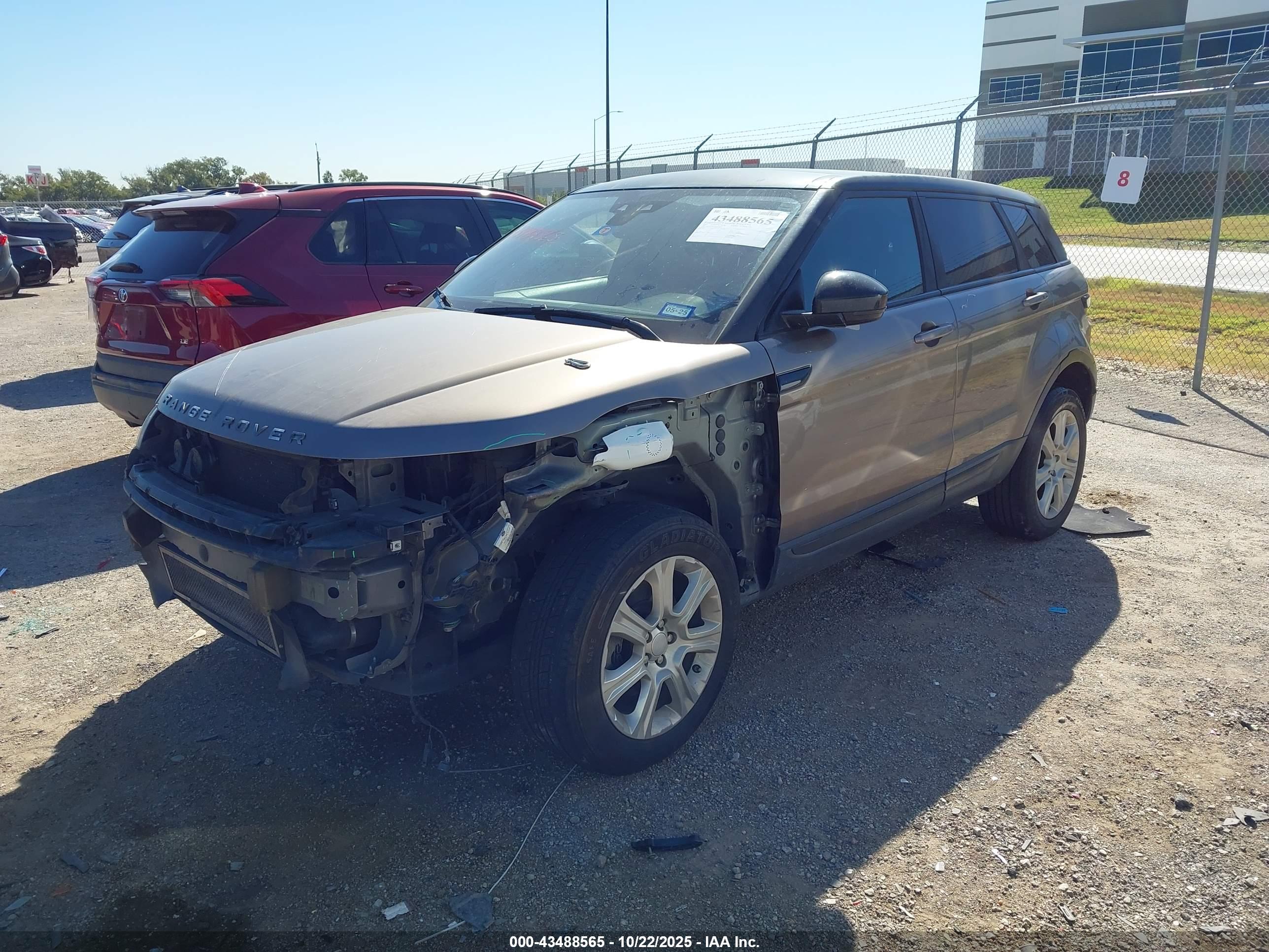 LAND ROVER image 2