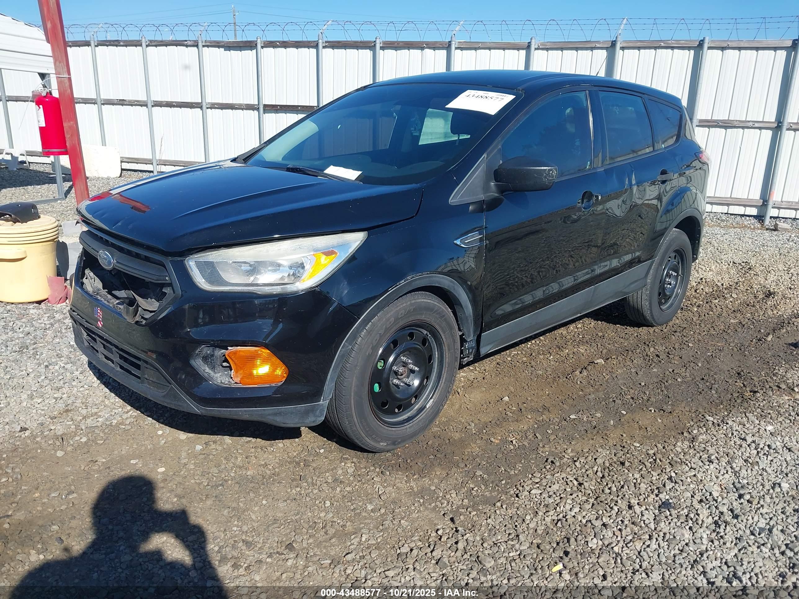 FORD ESCAPE image 2