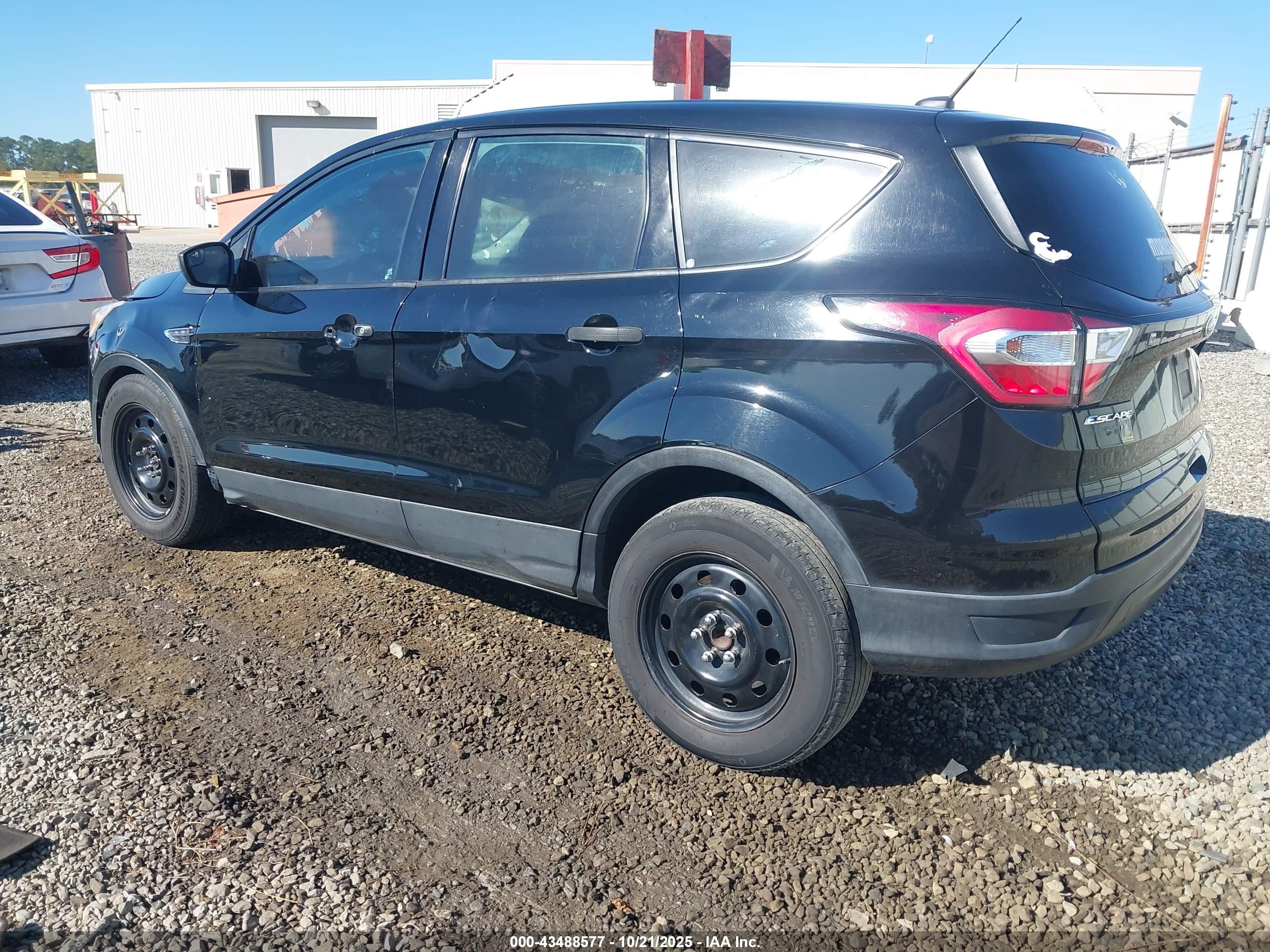 FORD ESCAPE image 3