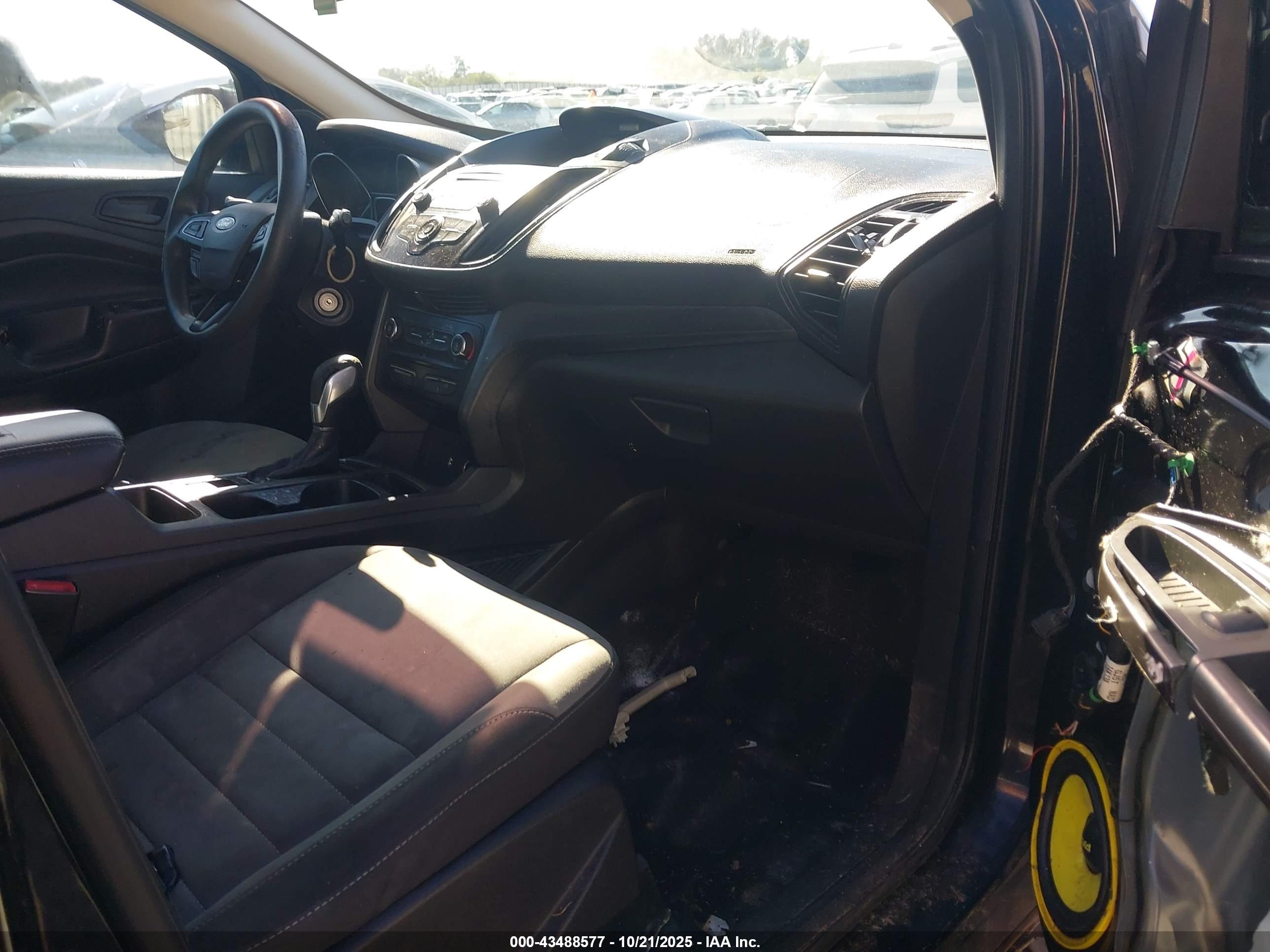 FORD ESCAPE image 5