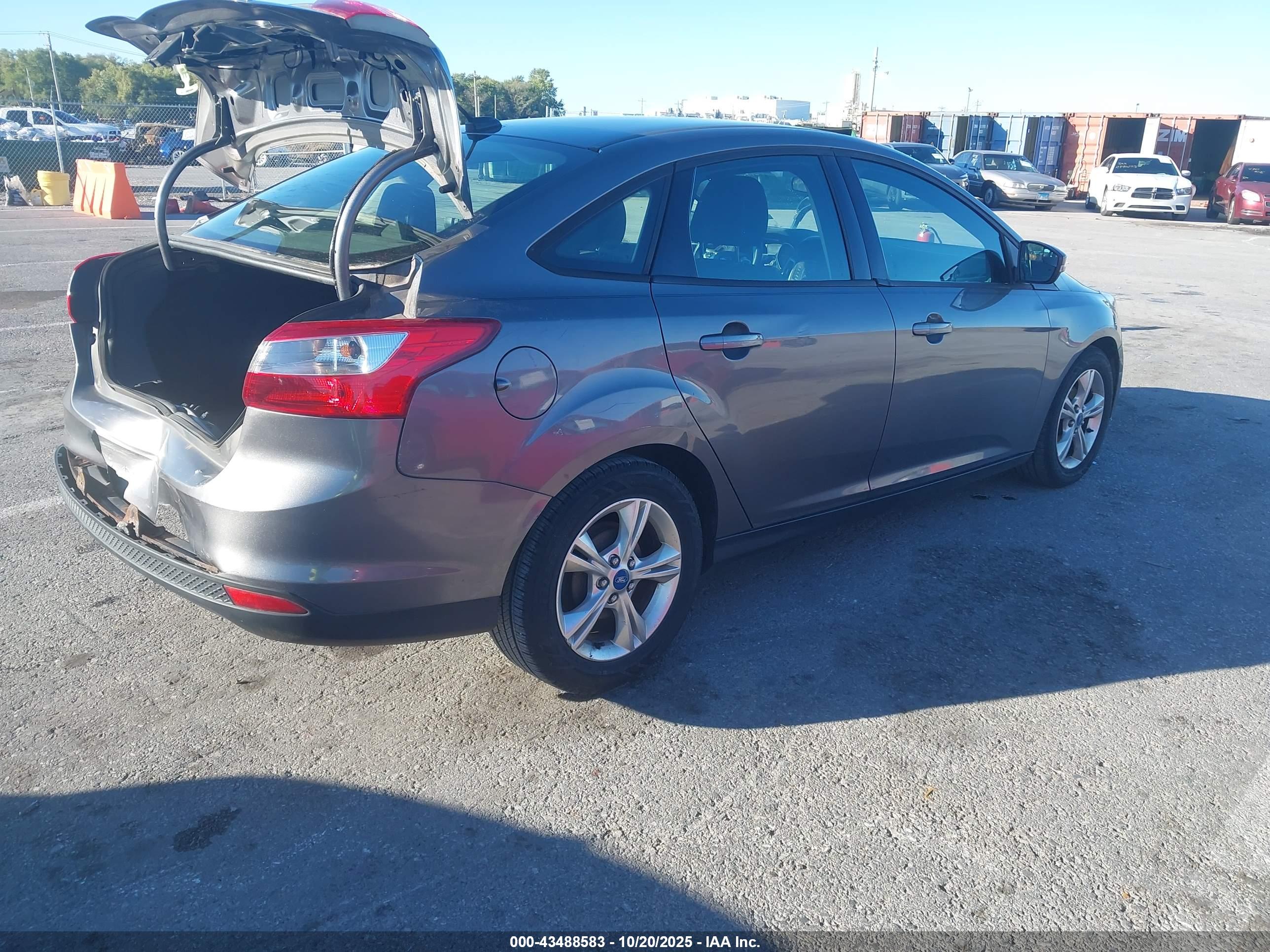 FORD FOCUS image 4