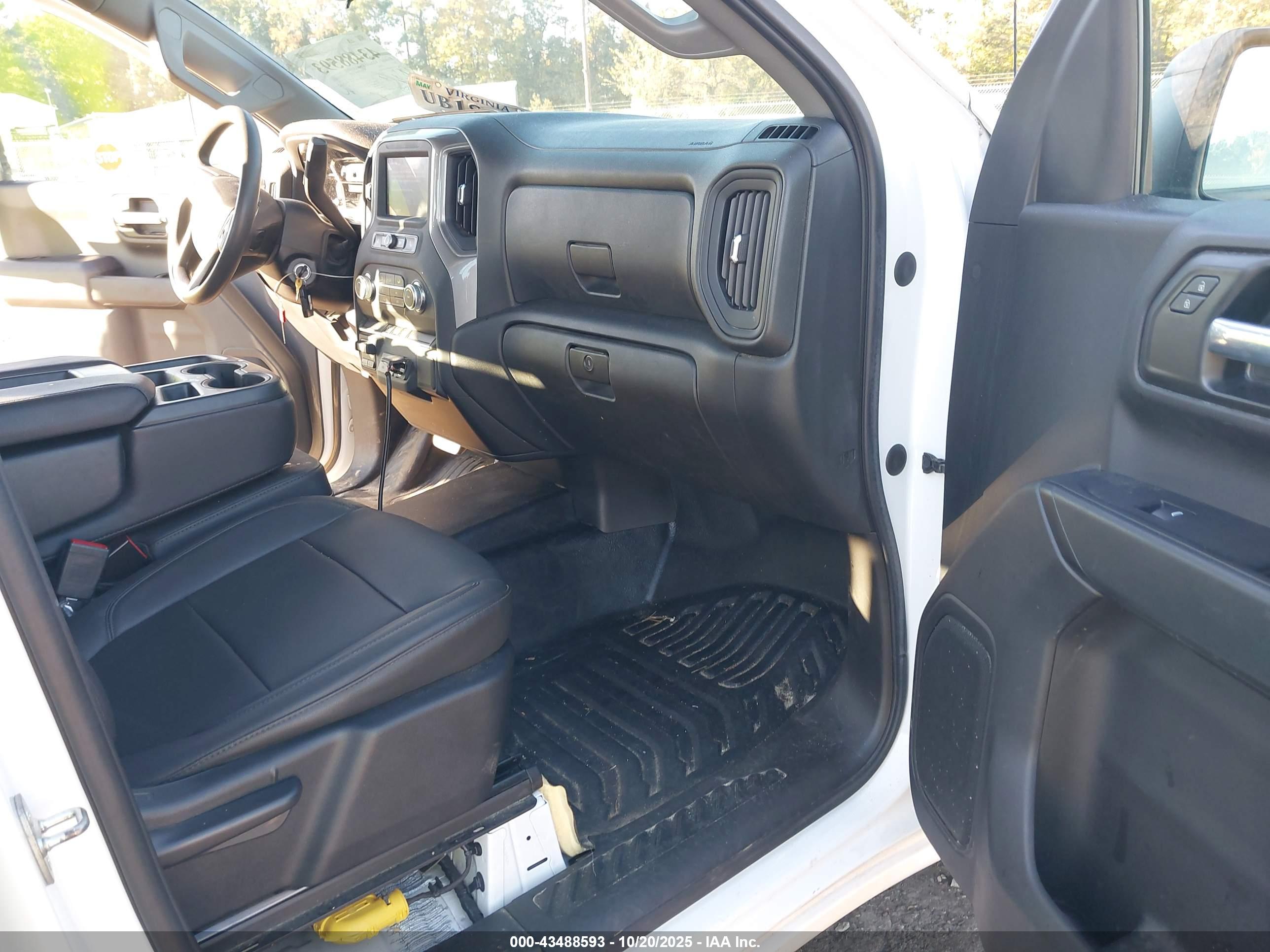 GMC SIERRA image 5