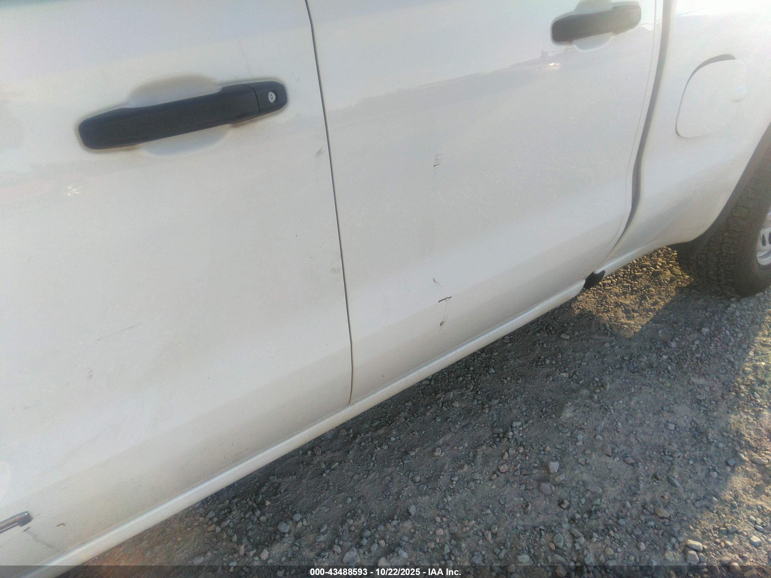 GMC SIERRA image 6