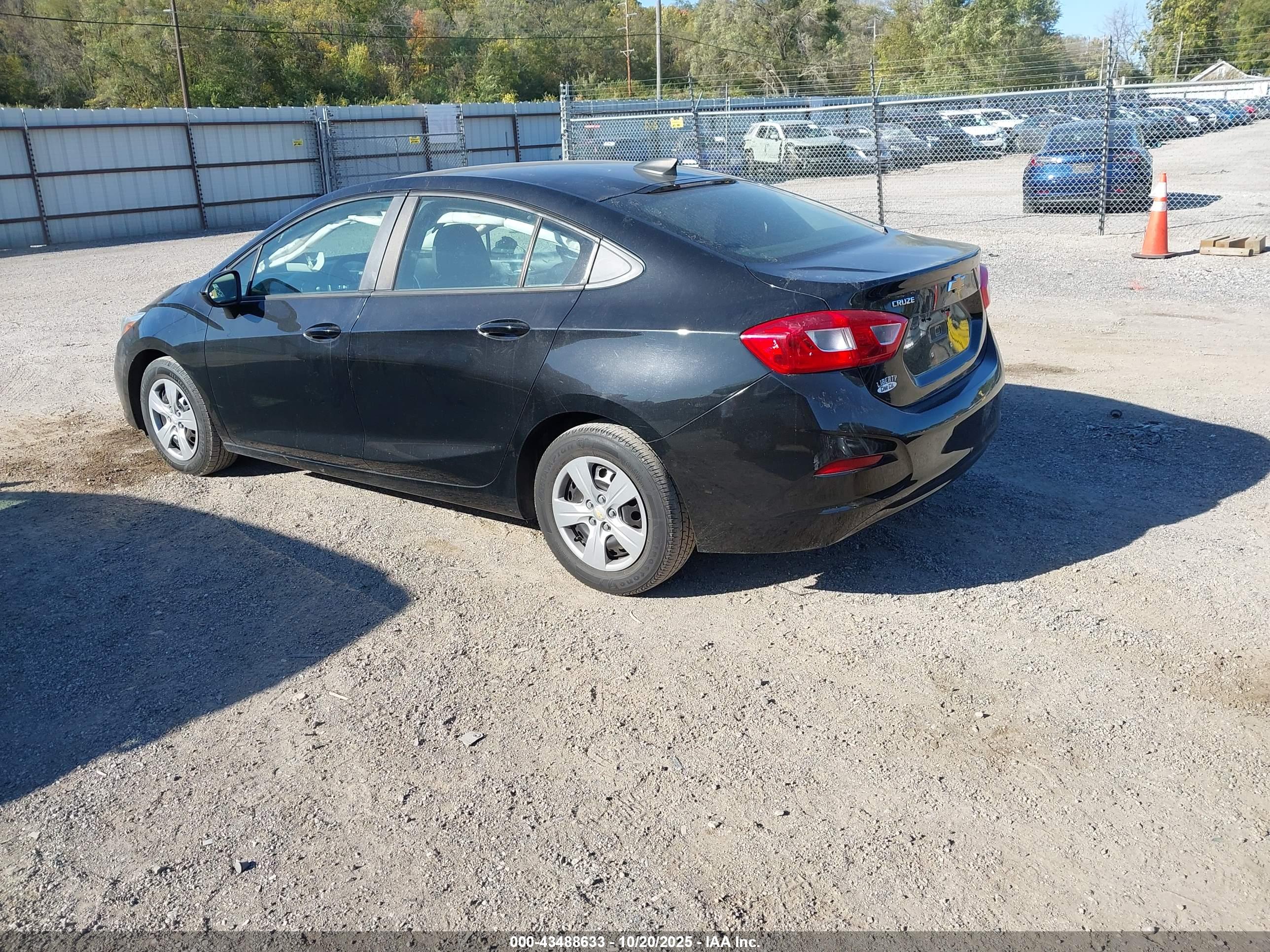 CHEVROLET CRUZE image 3