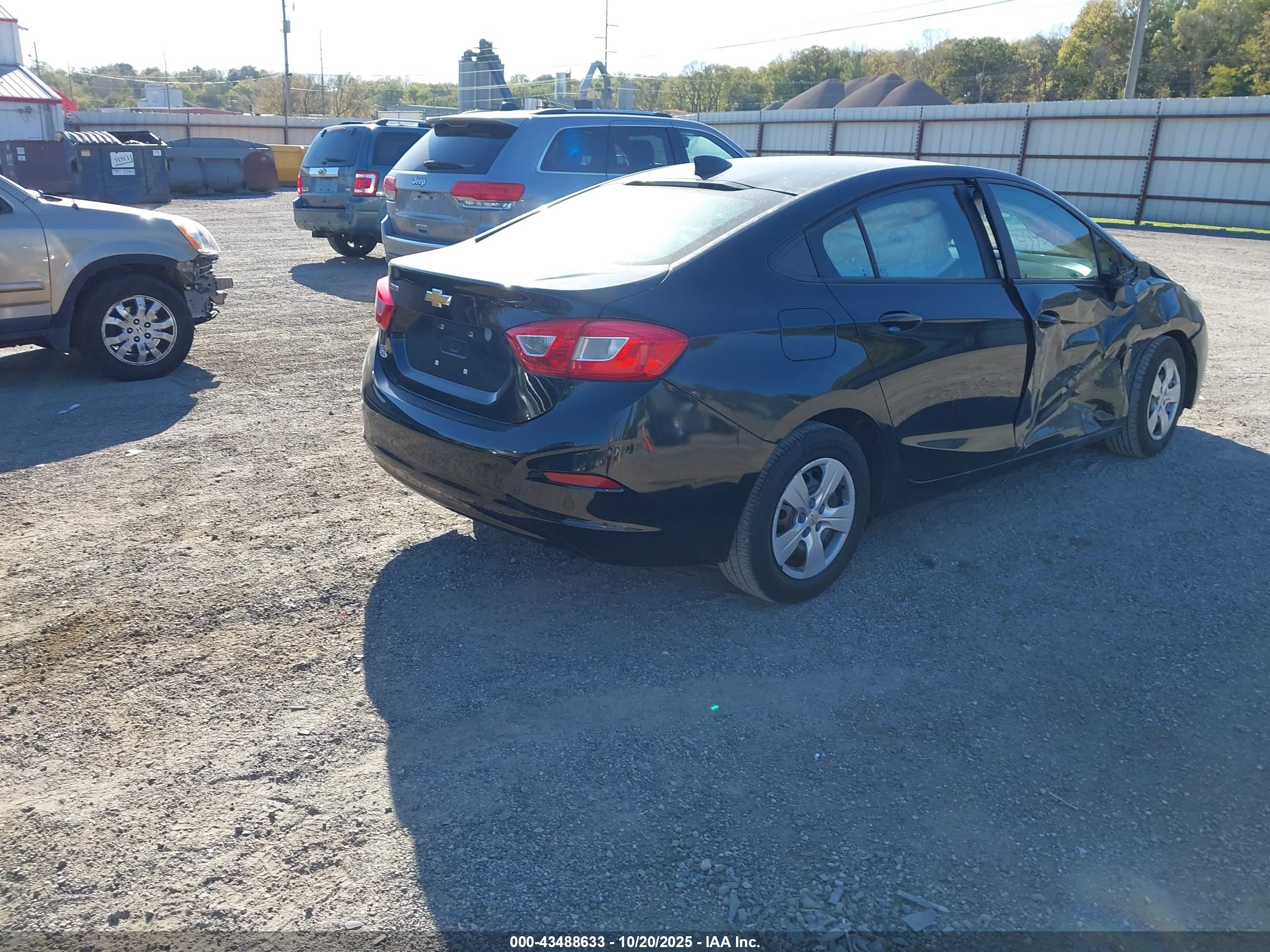 CHEVROLET CRUZE image 4