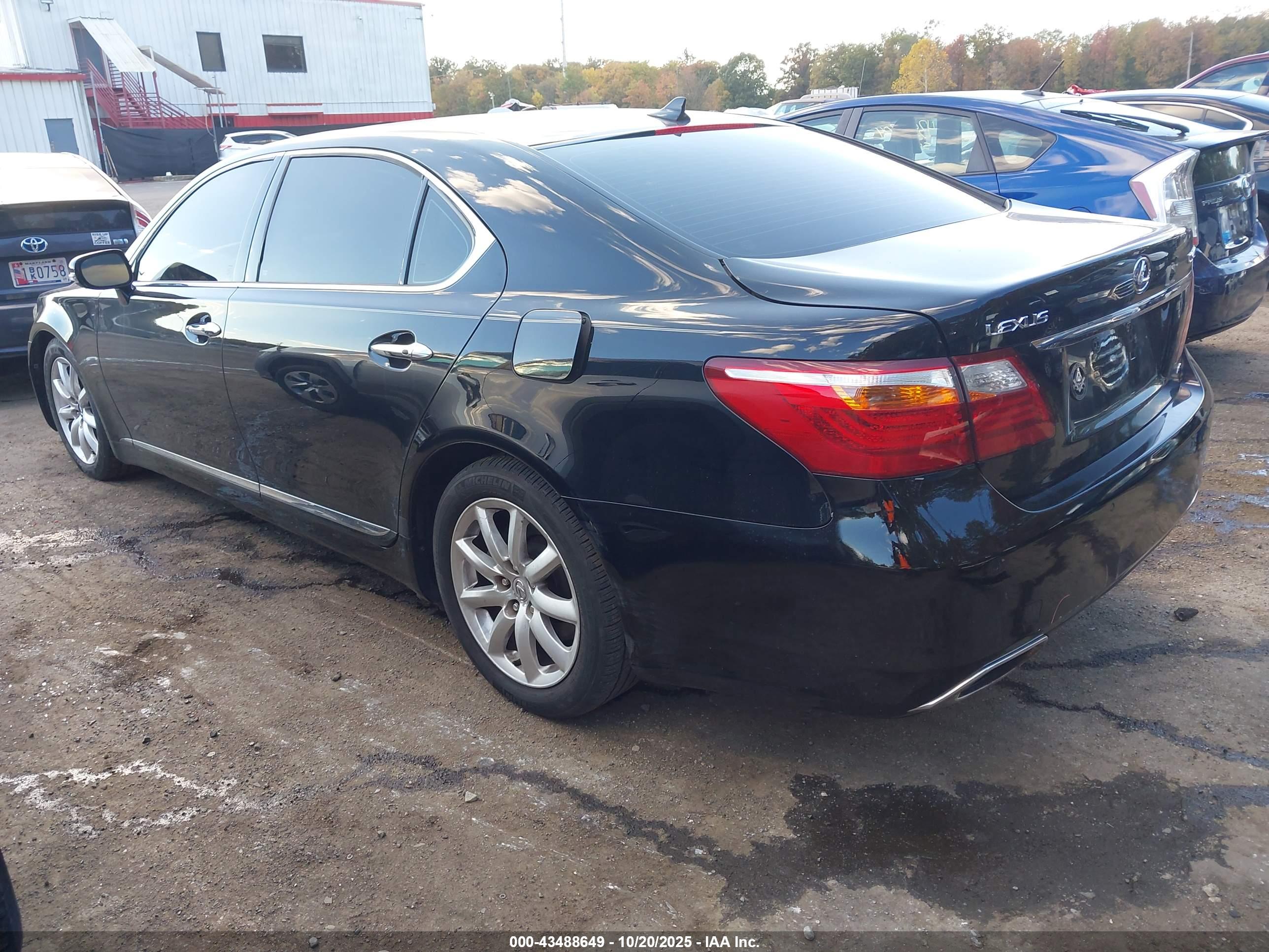 LEXUS LS image 3