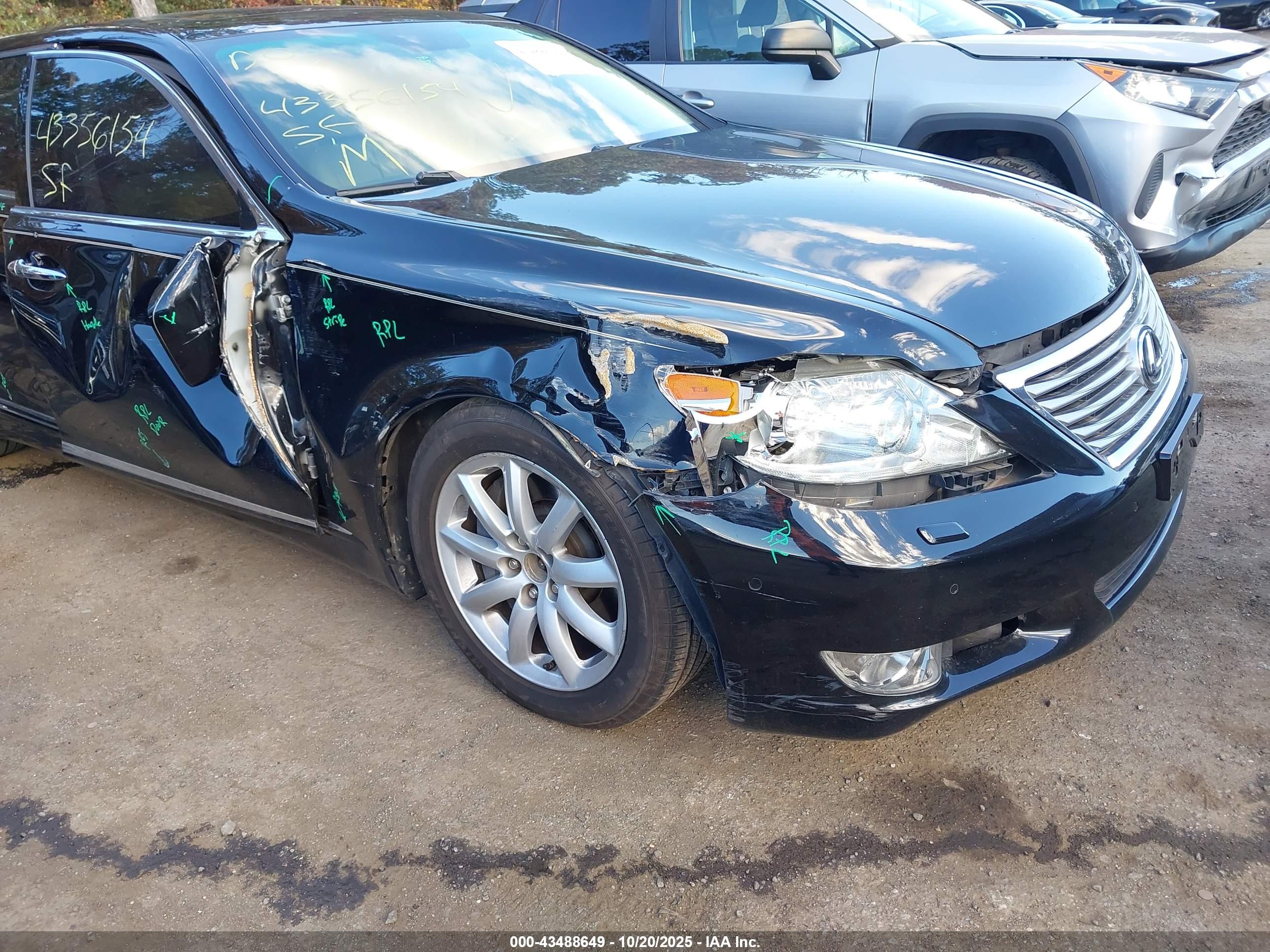 LEXUS LS image 6