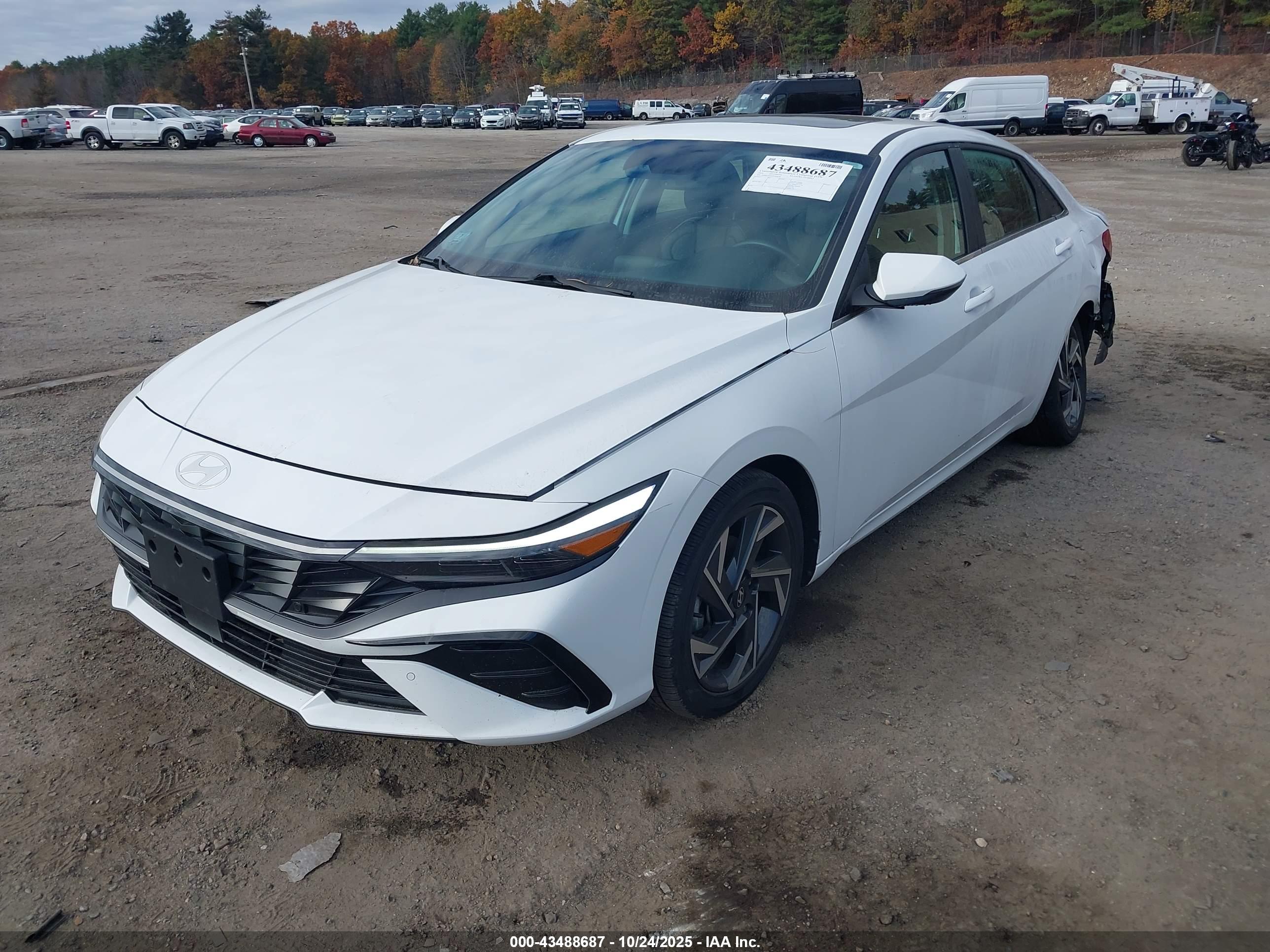 HYUNDAI ELANTRA image 2