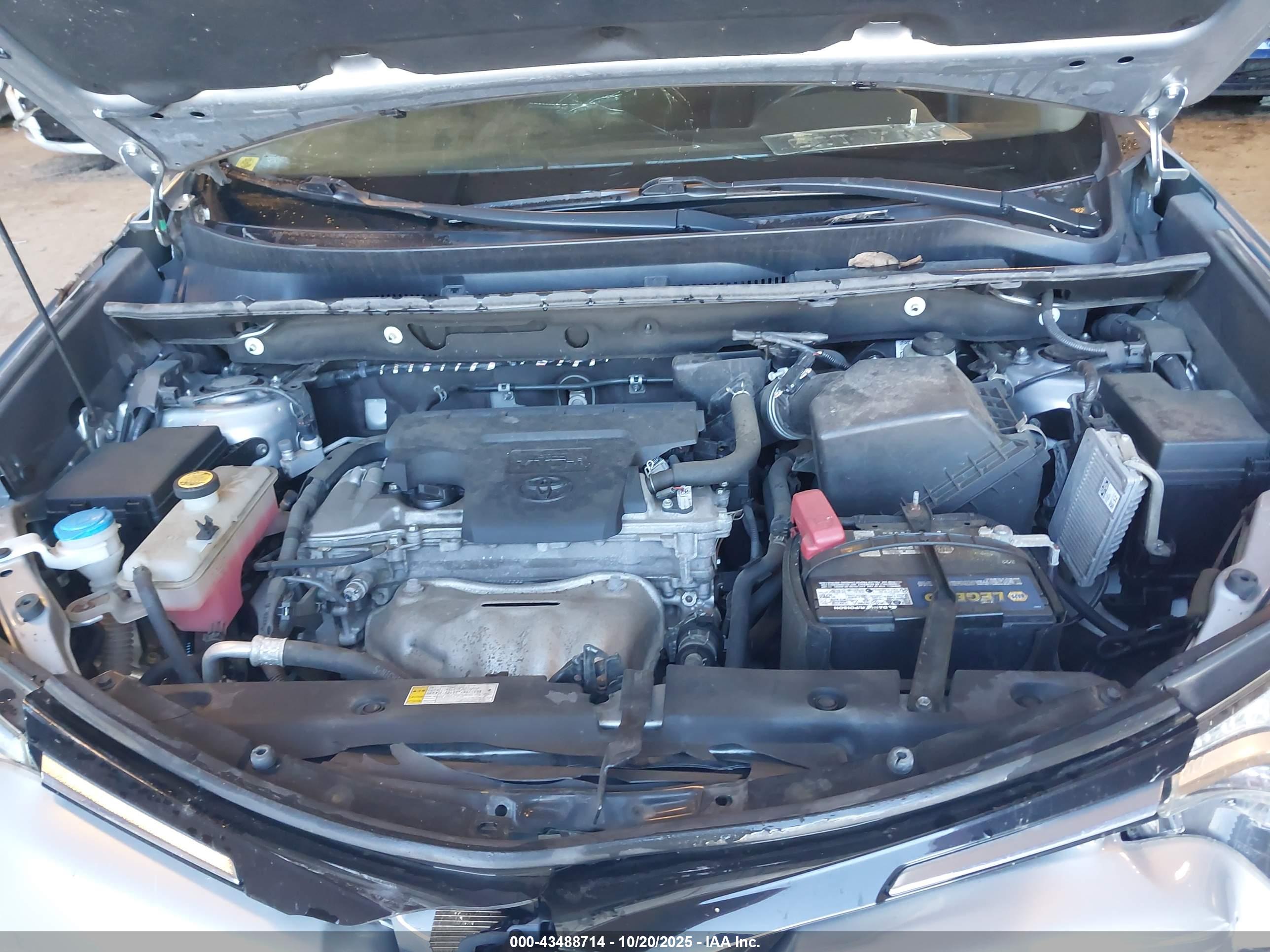 TOYOTA RAV4 image 10