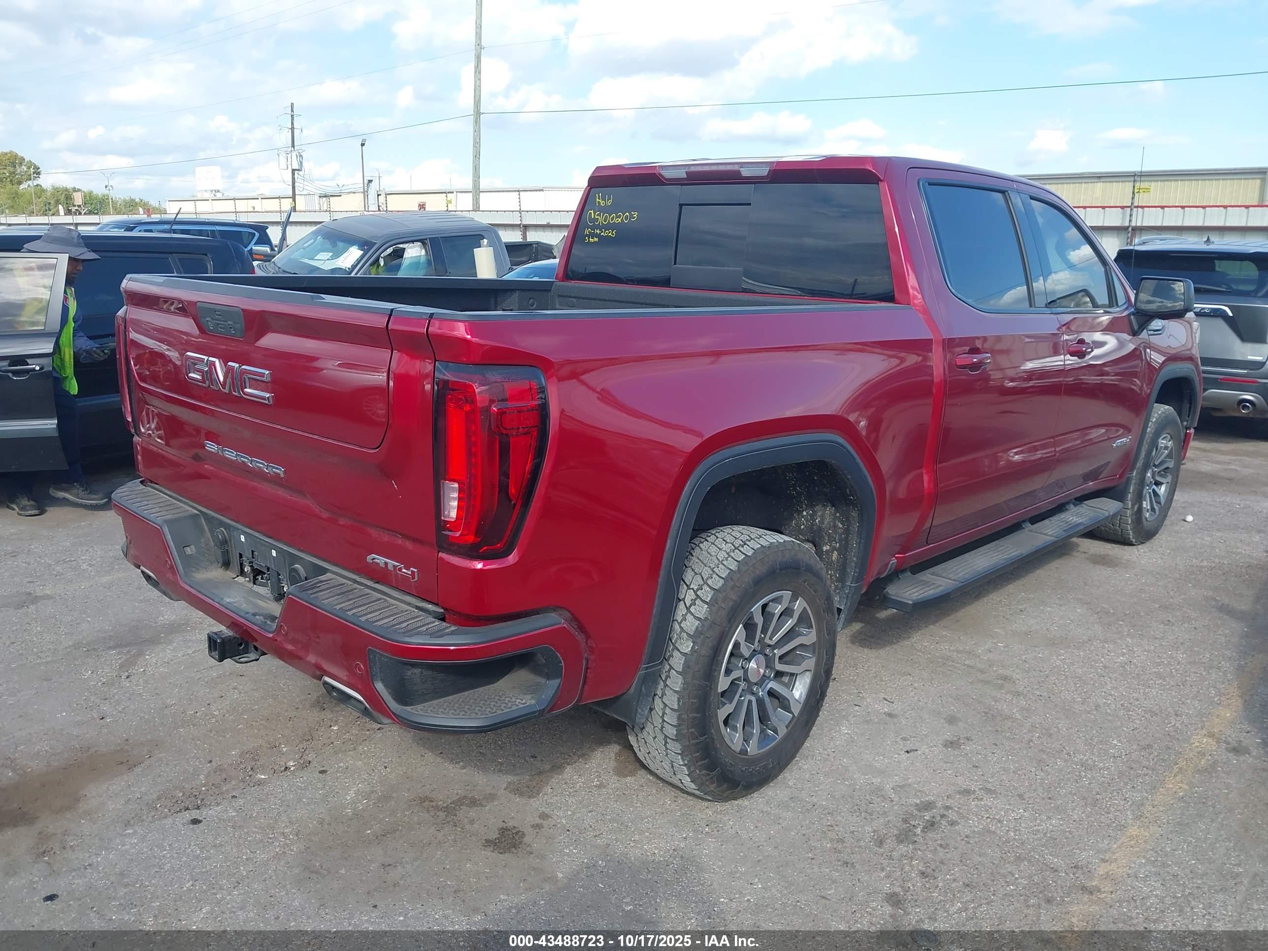 GMC SIERRA image 4