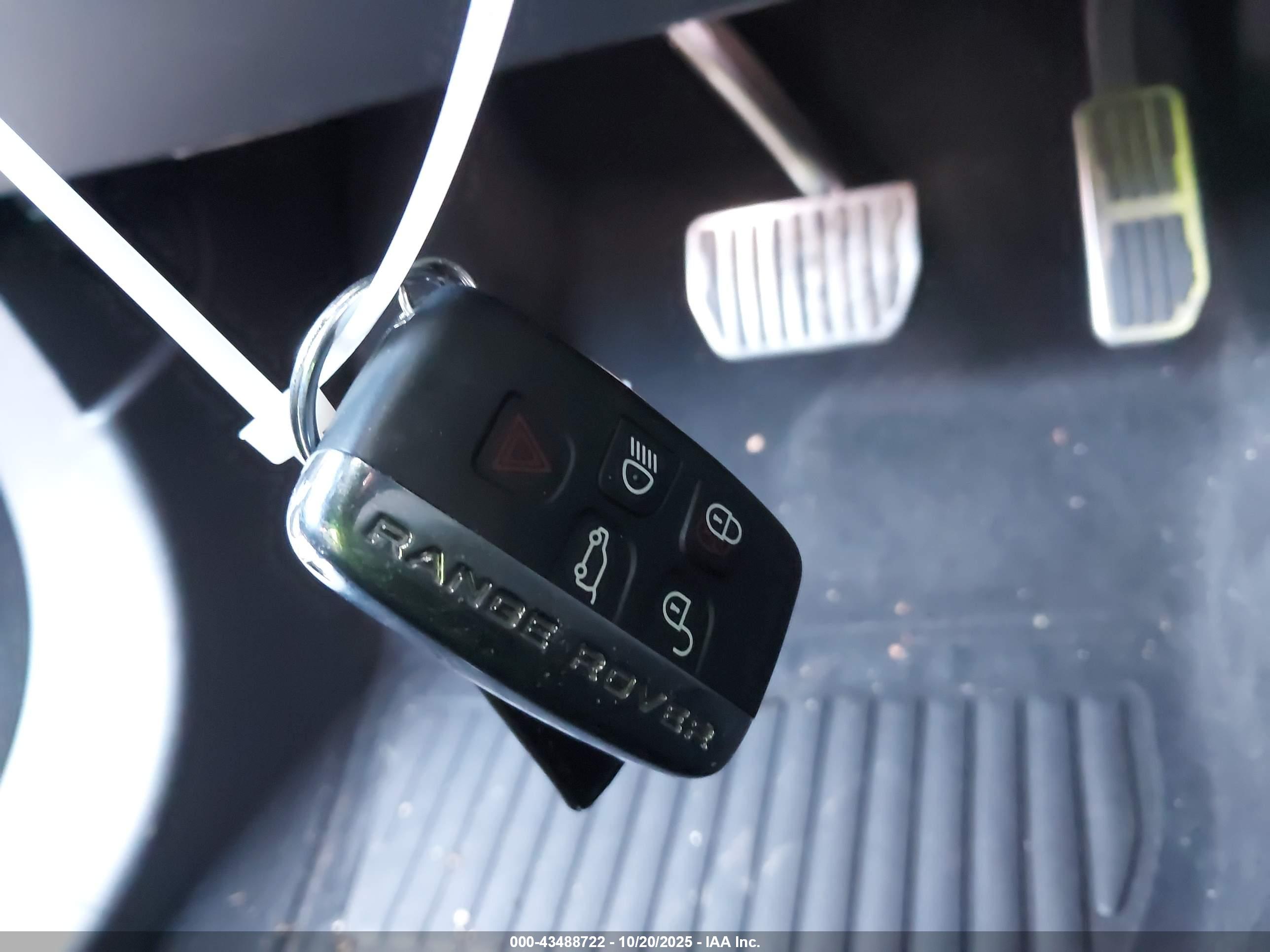 LAND ROVER image 11