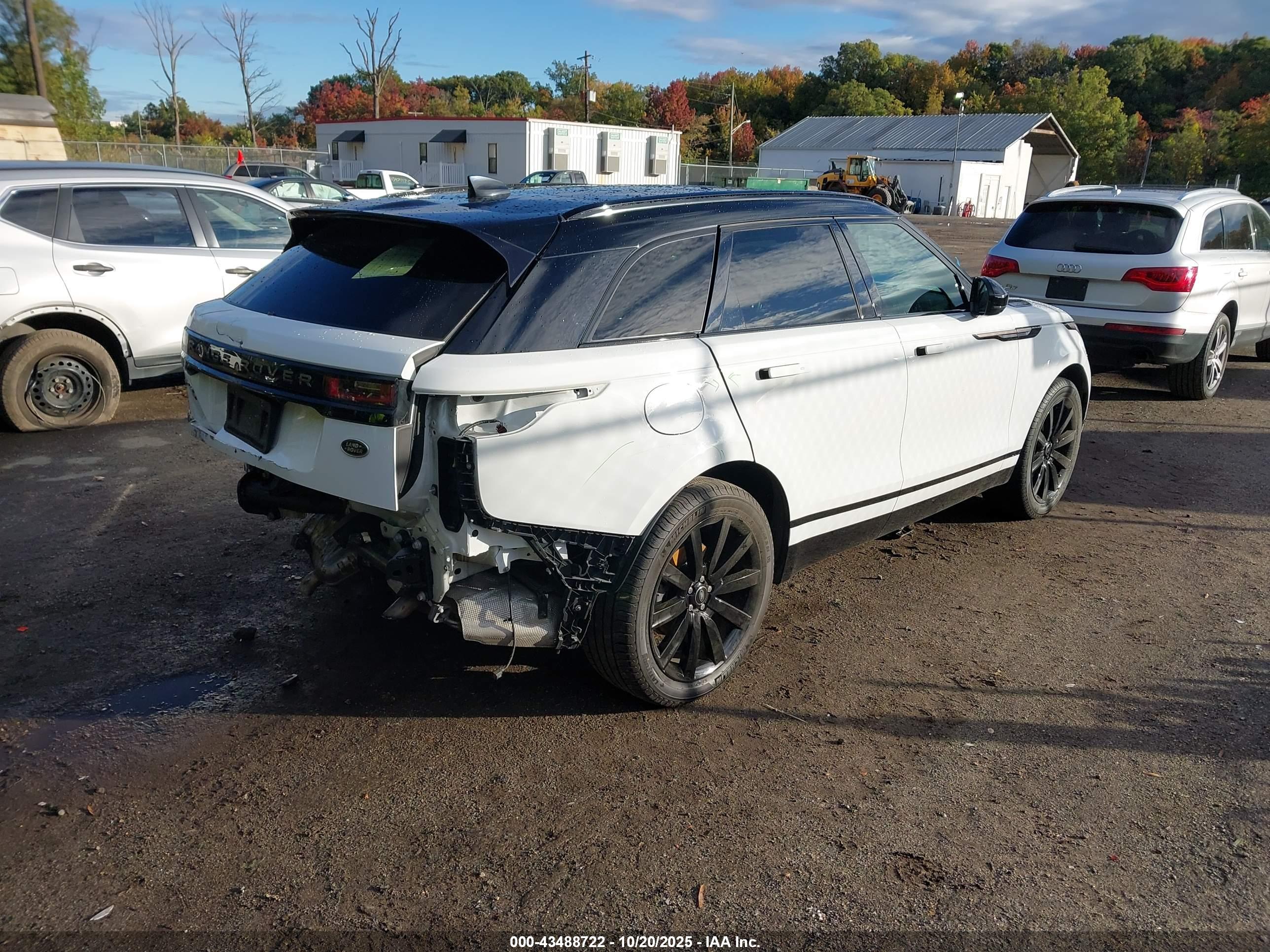 LAND ROVER image 4