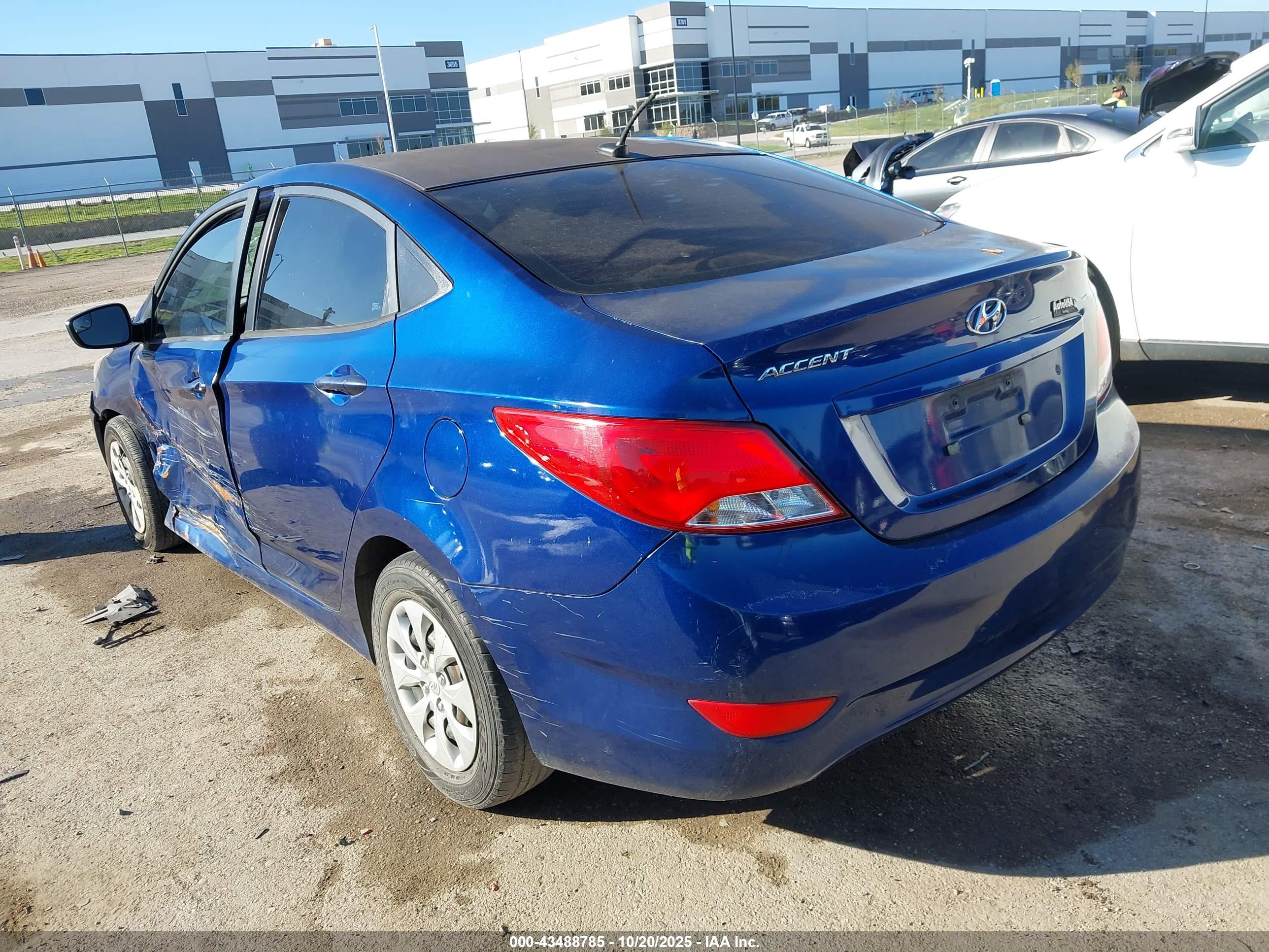 HYUNDAI ACCENT image 3
