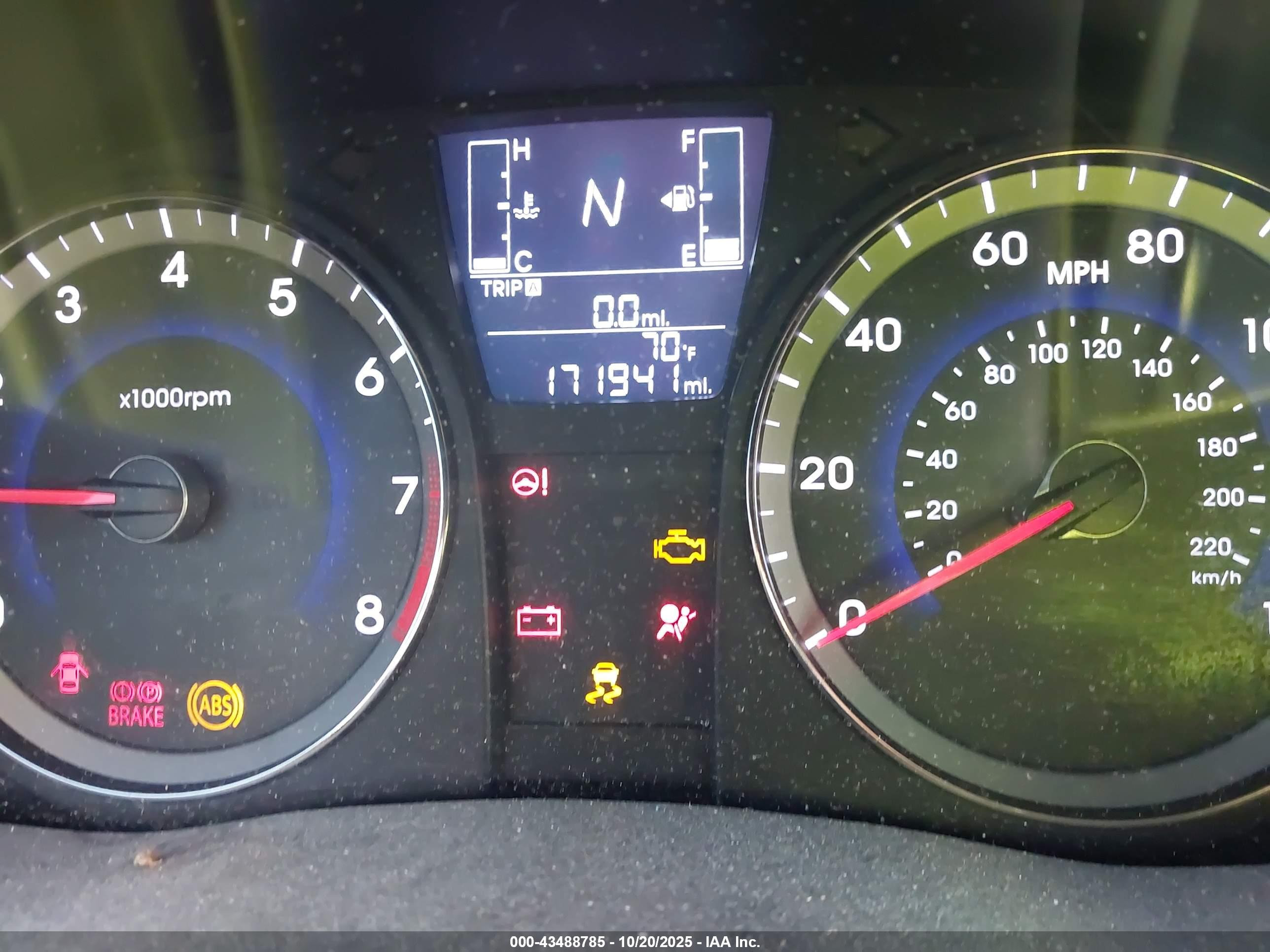 HYUNDAI ACCENT image 7