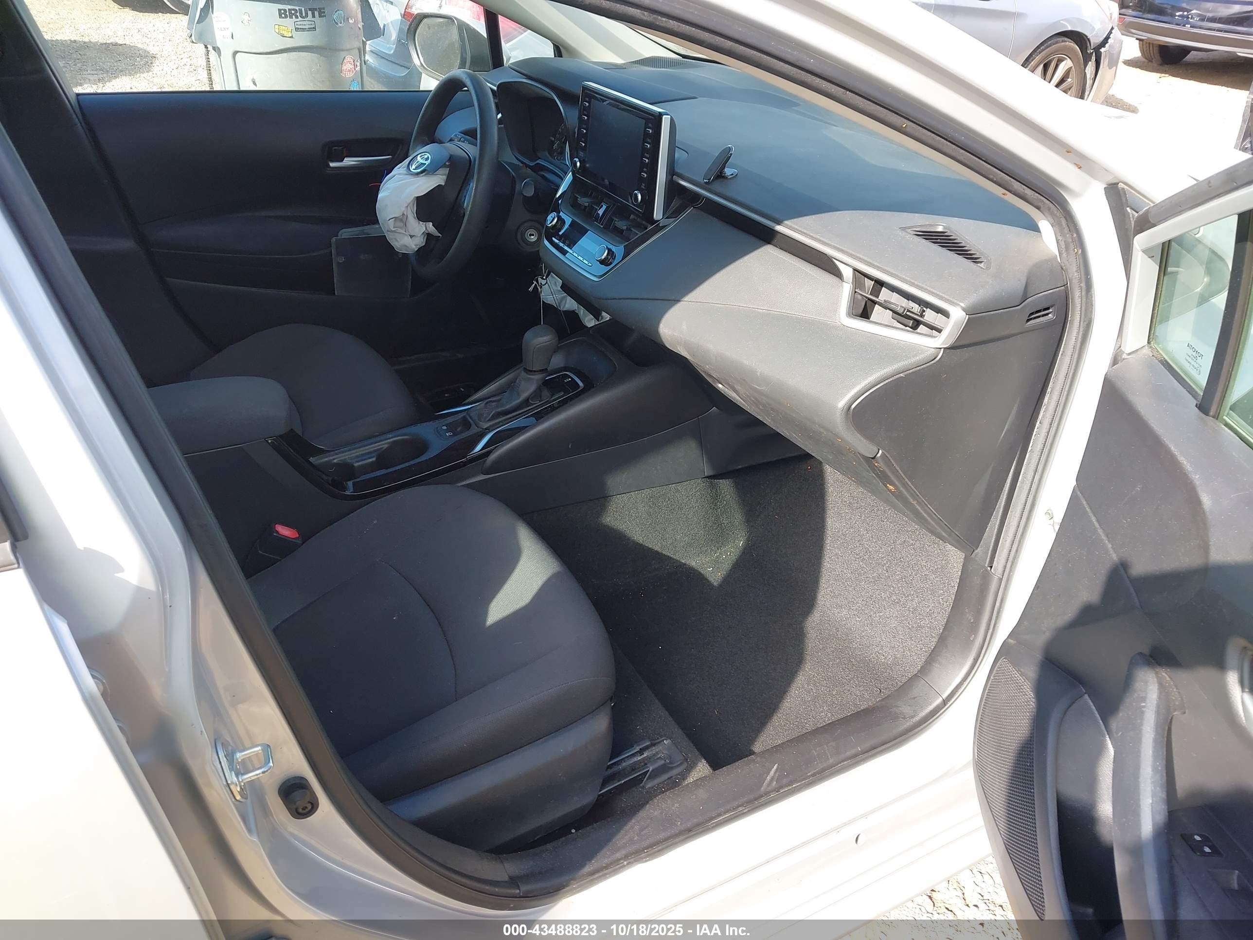 TOYOTA COROLLA image 5
