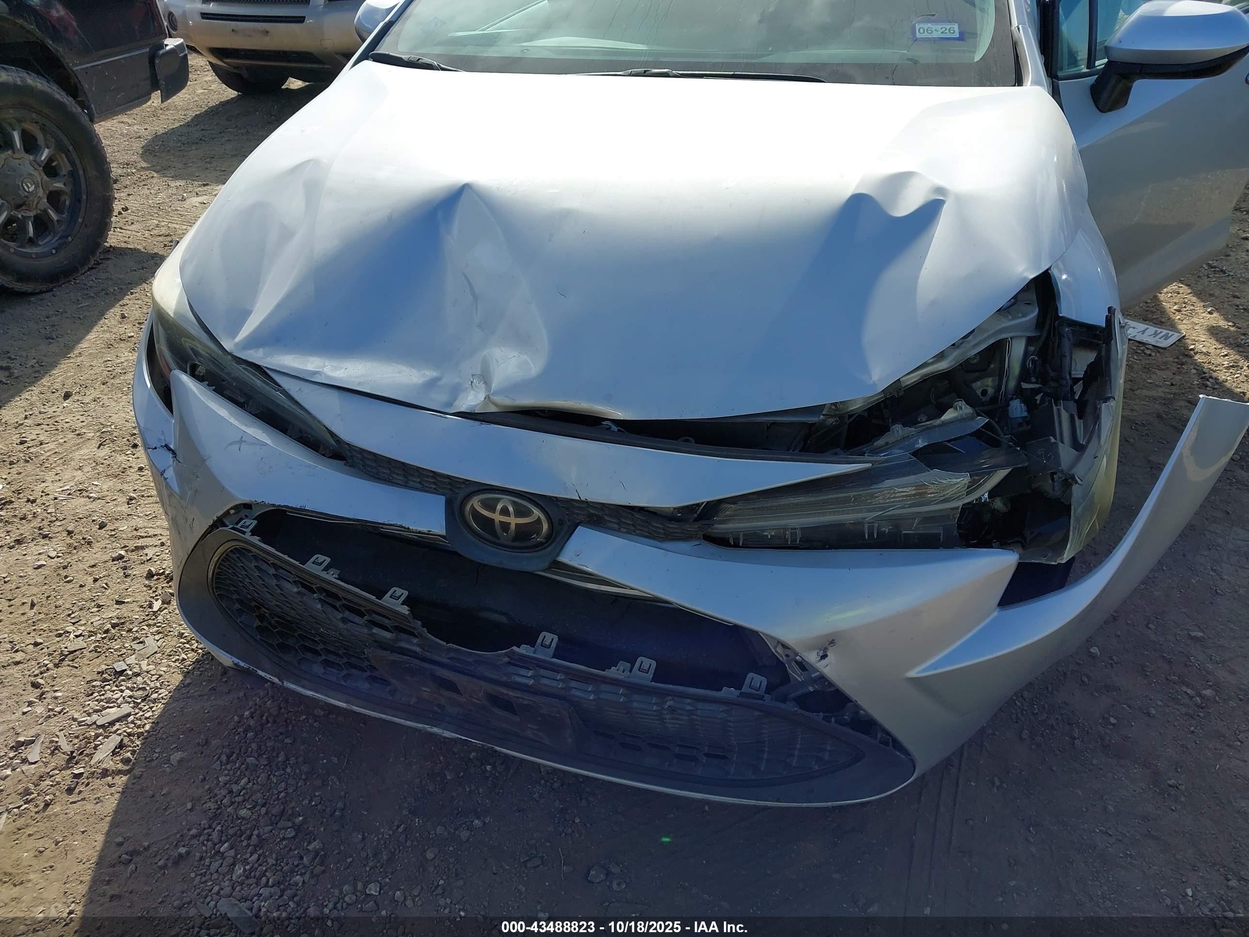 TOYOTA COROLLA image 6