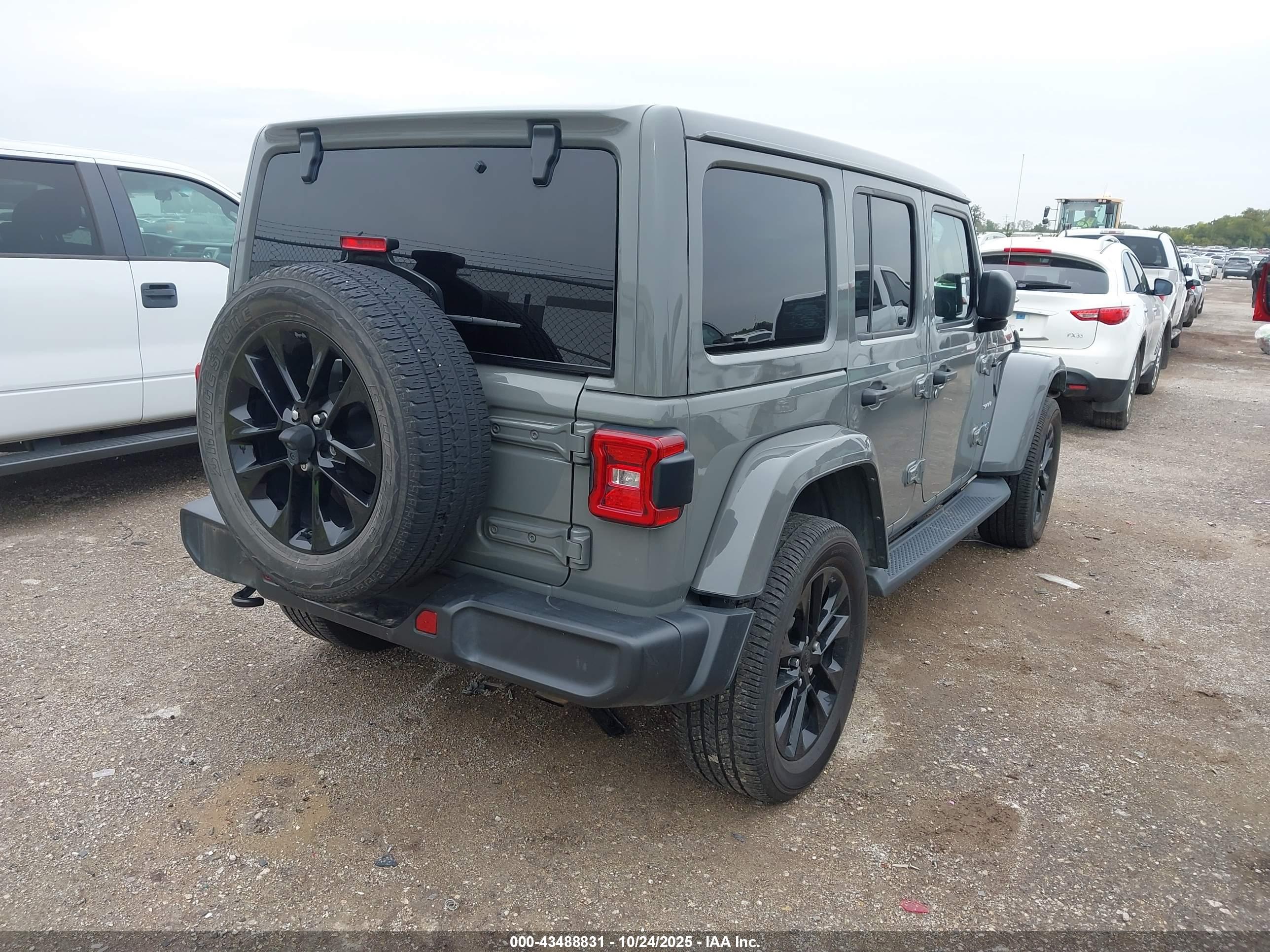 JEEP WRANGLER image 4