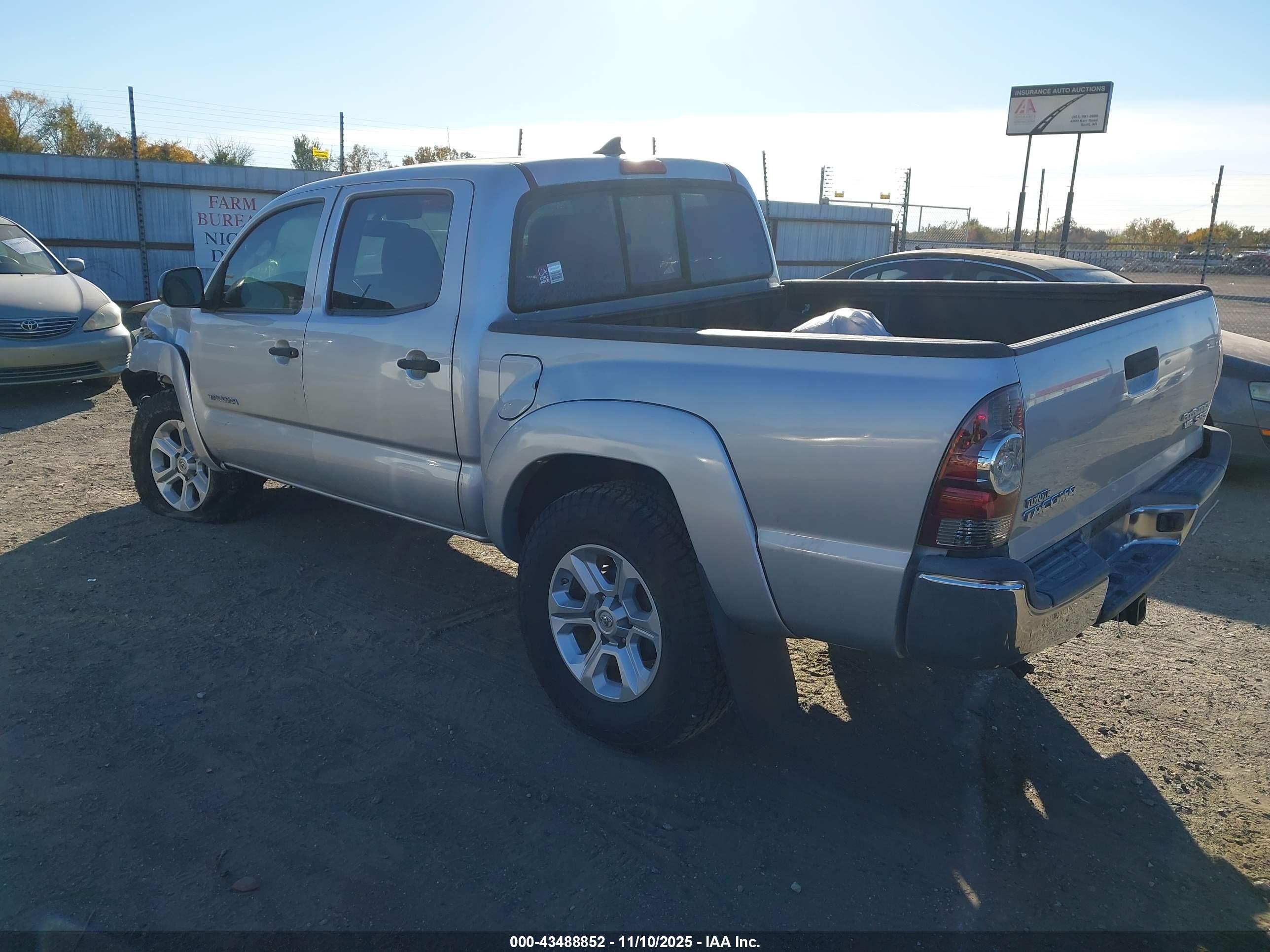 TOYOTA TACOMA image 3