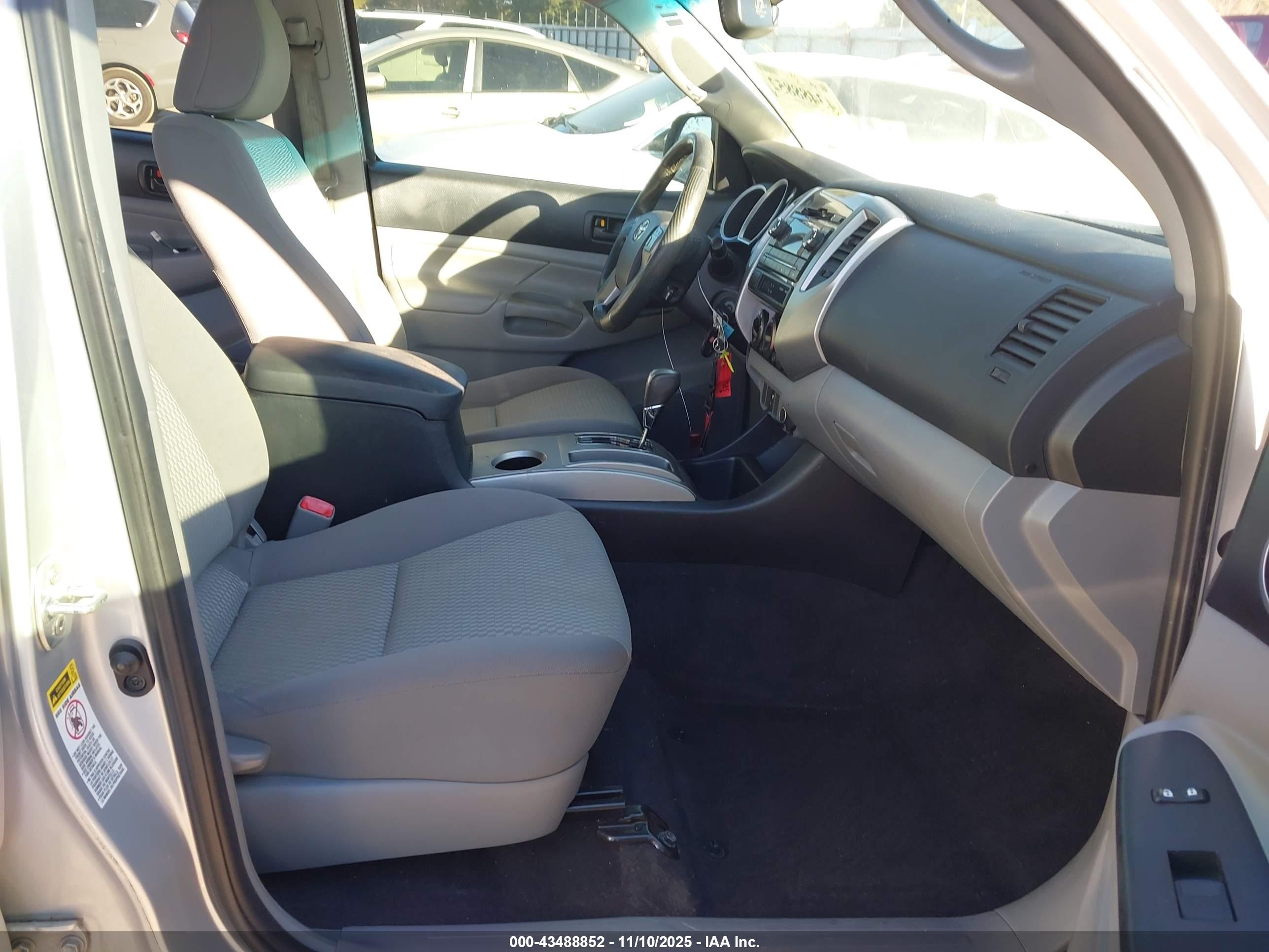 TOYOTA TACOMA image 5