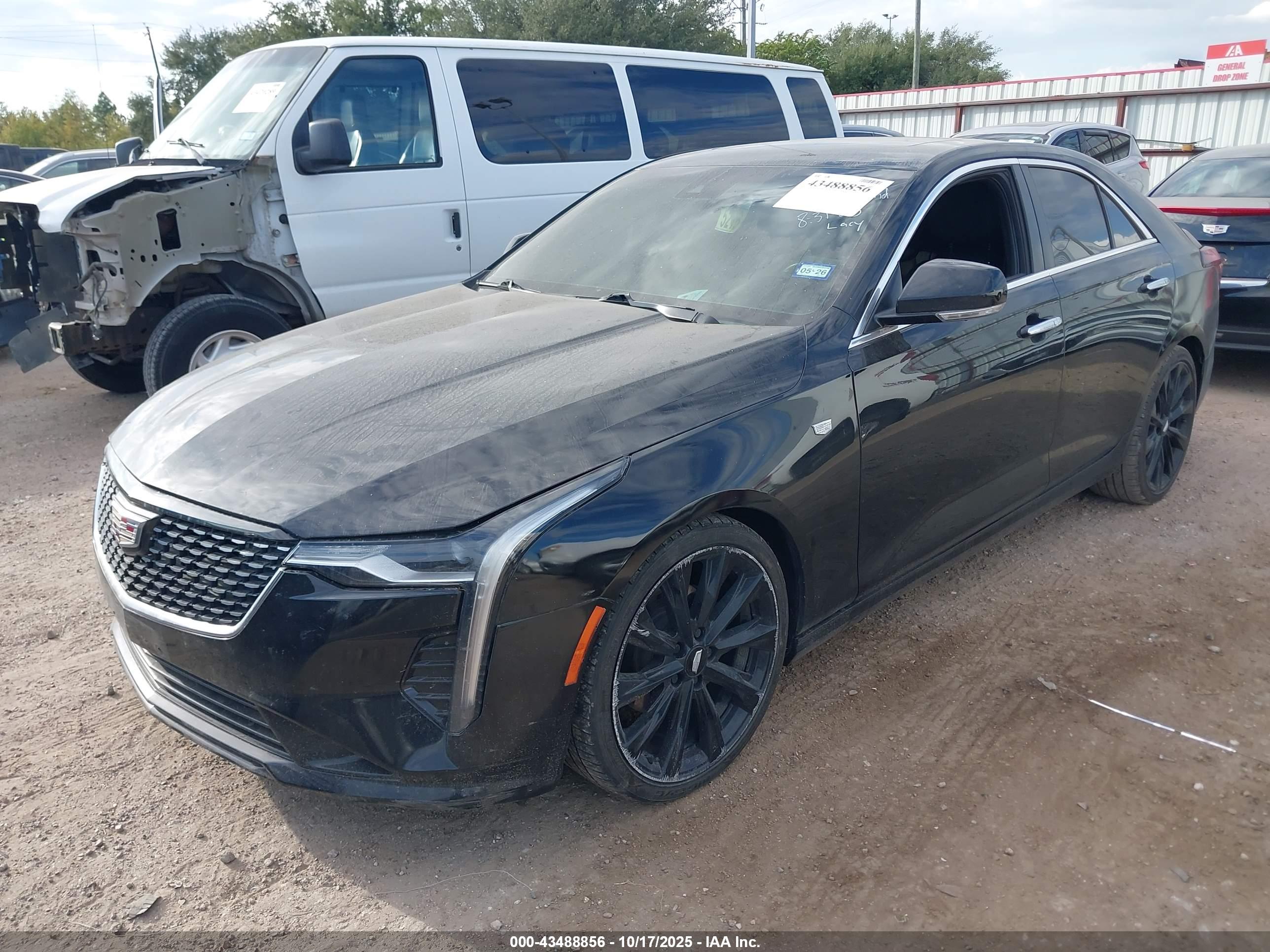 CADILLAC CT4 image 2