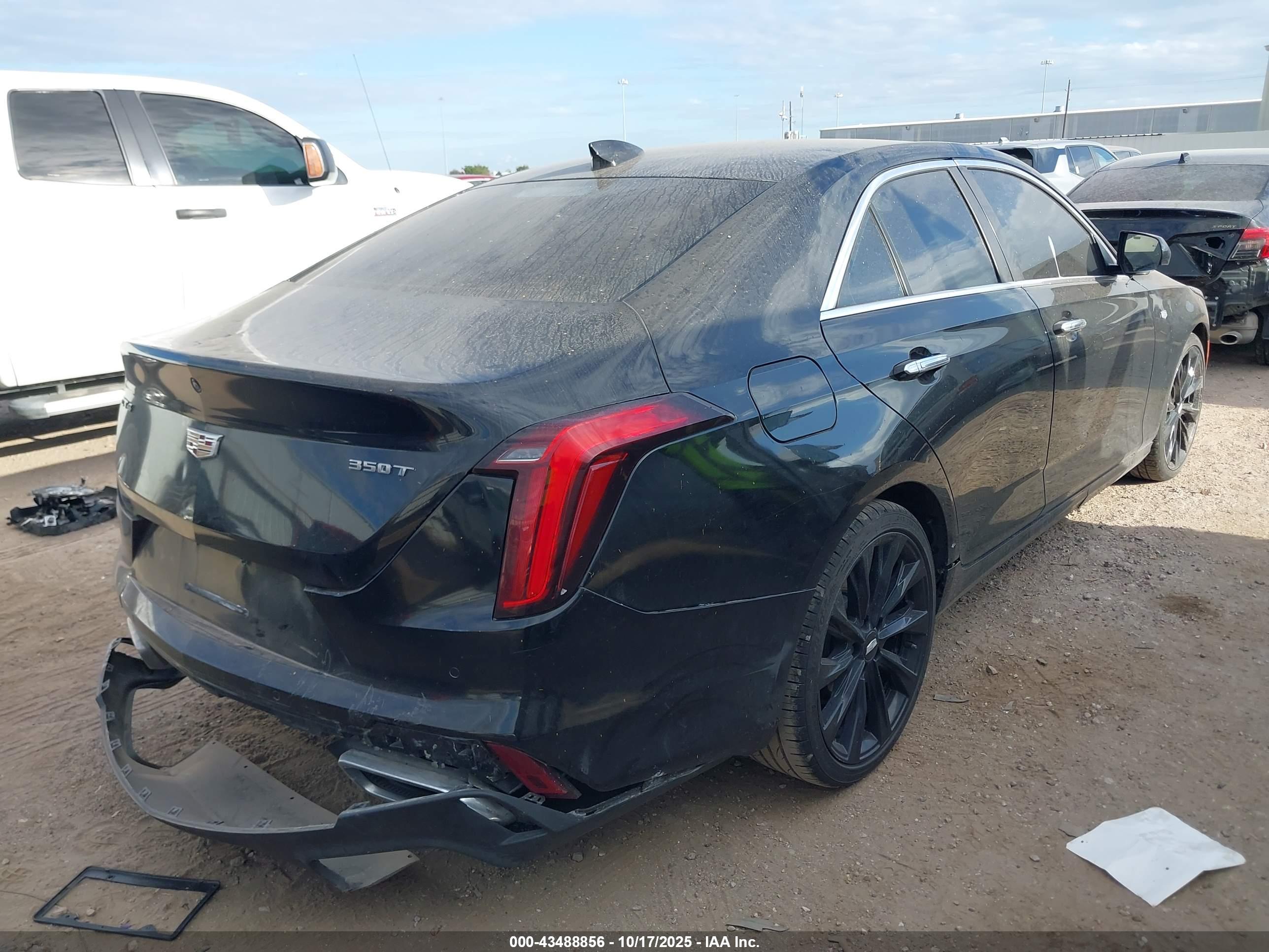 CADILLAC CT4 image 4