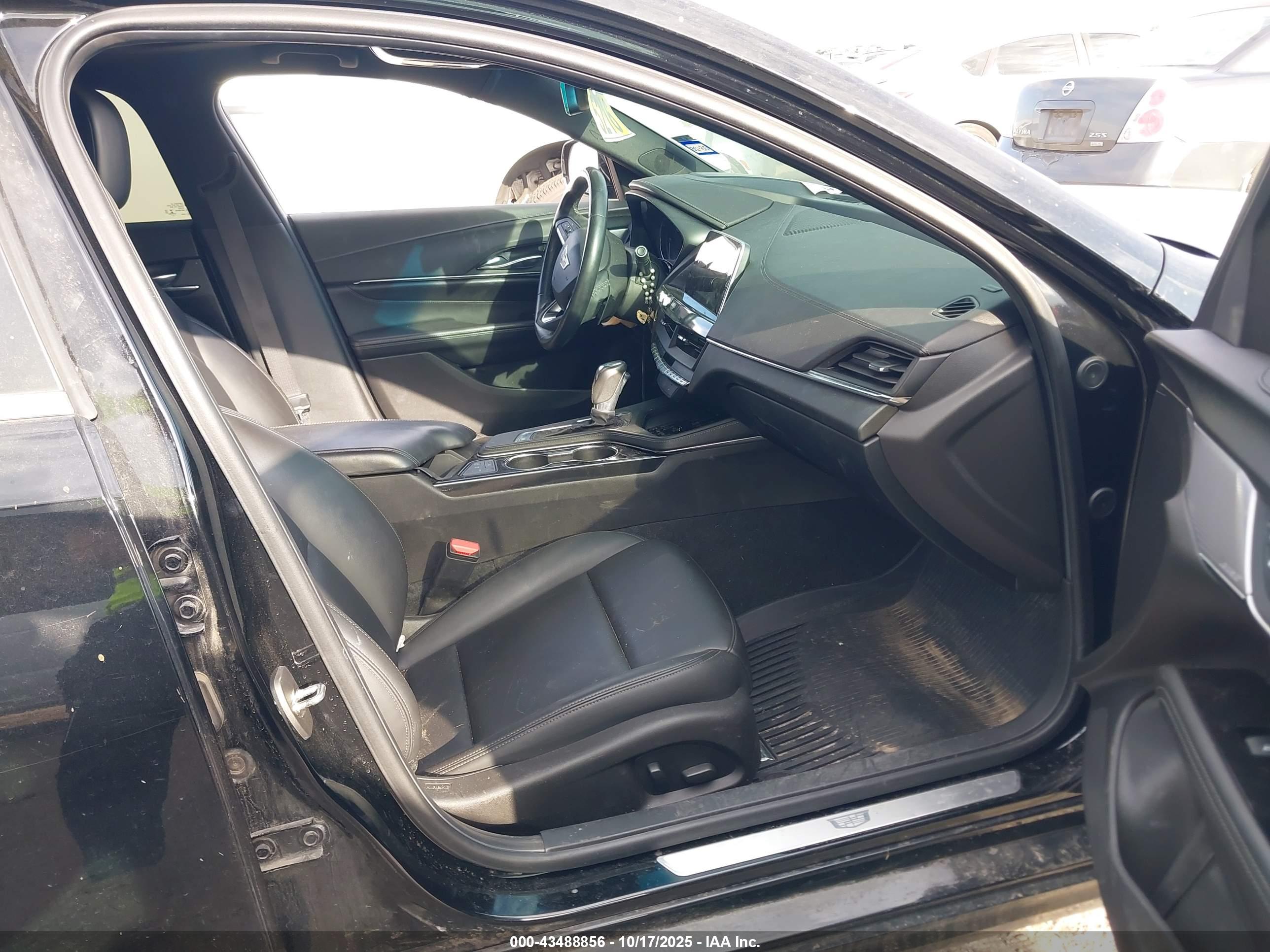 CADILLAC CT4 image 5