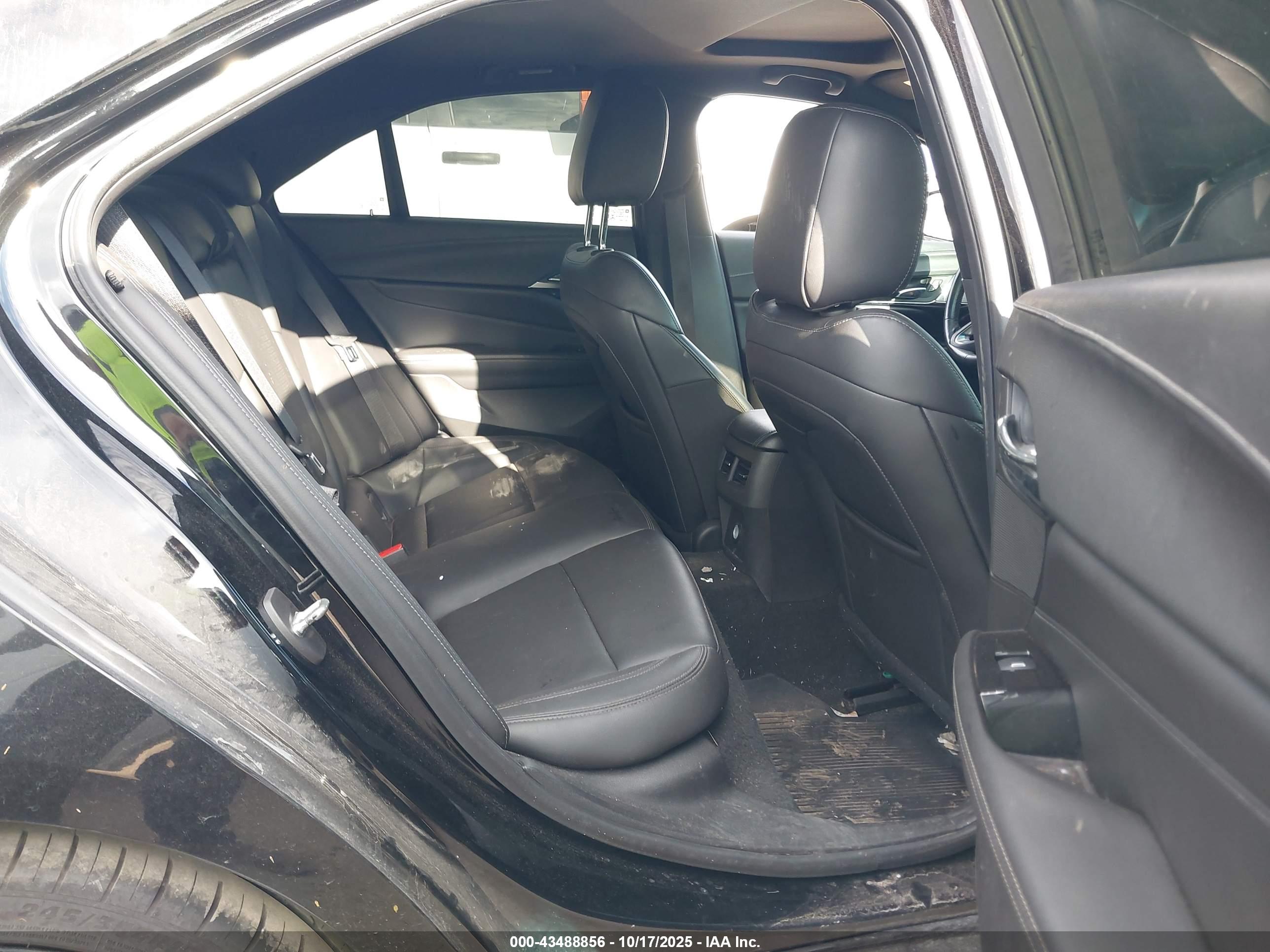 CADILLAC CT4 image 8
