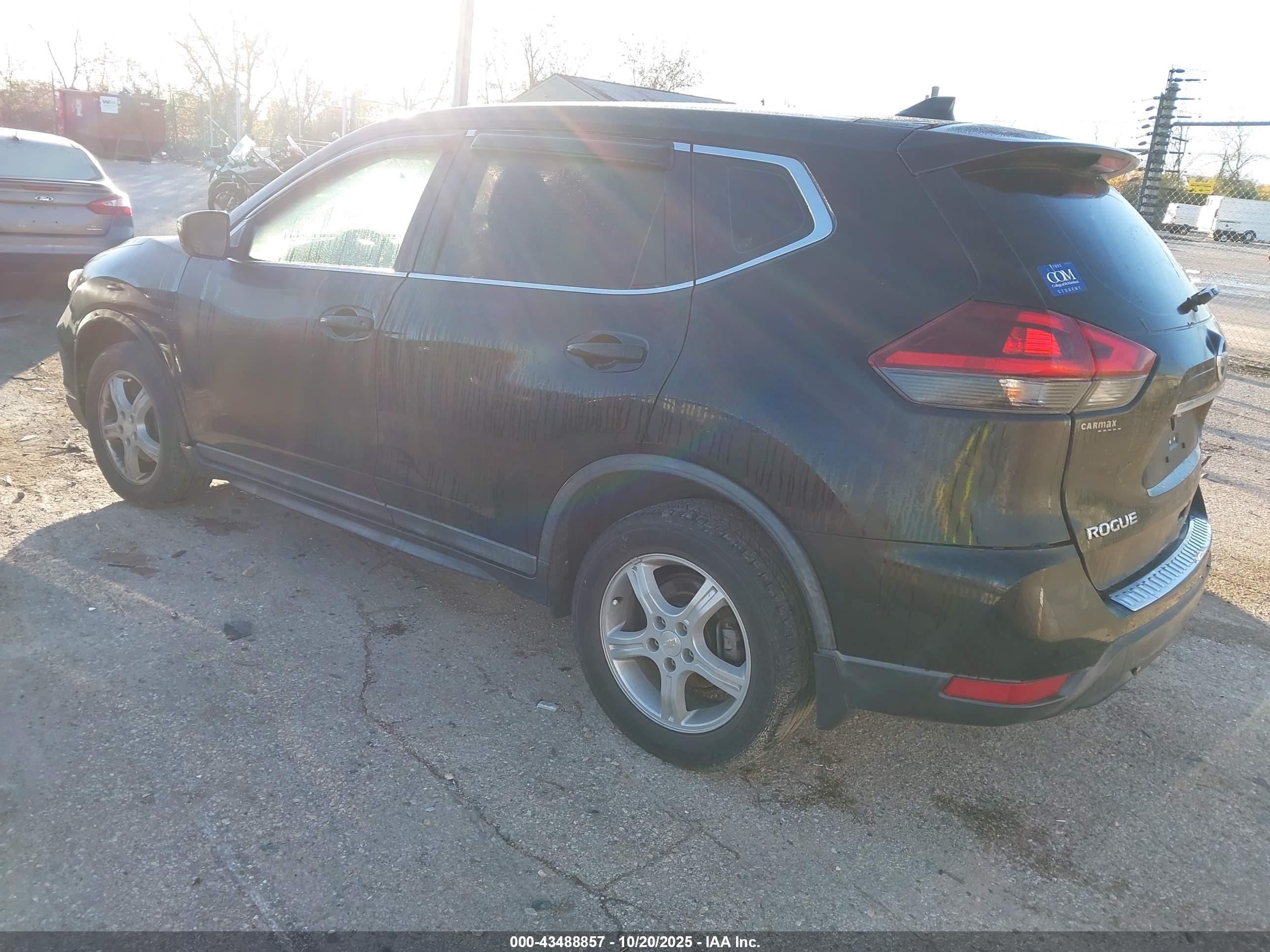 NISSAN ROGUE image 3