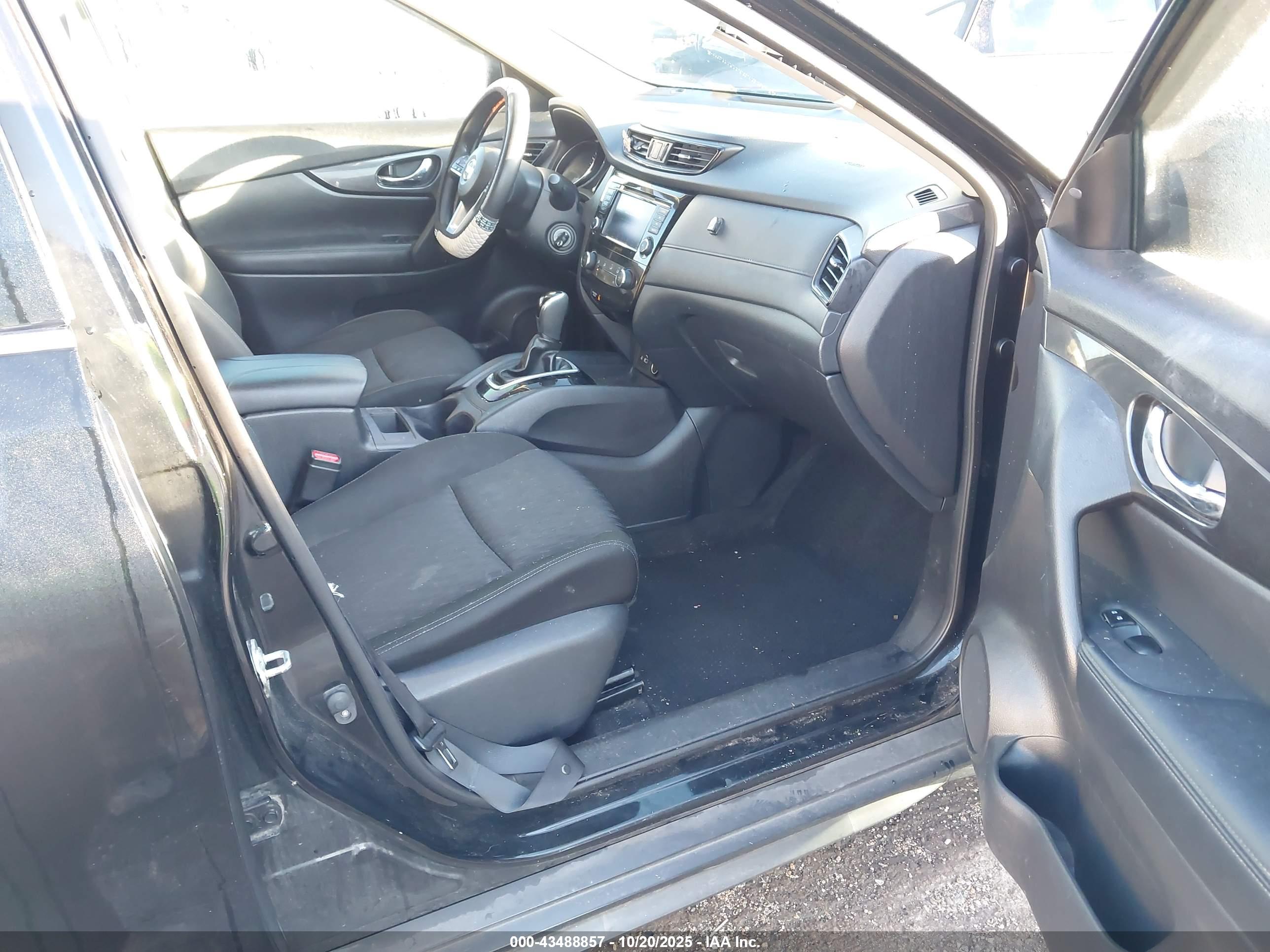 NISSAN ROGUE image 5
