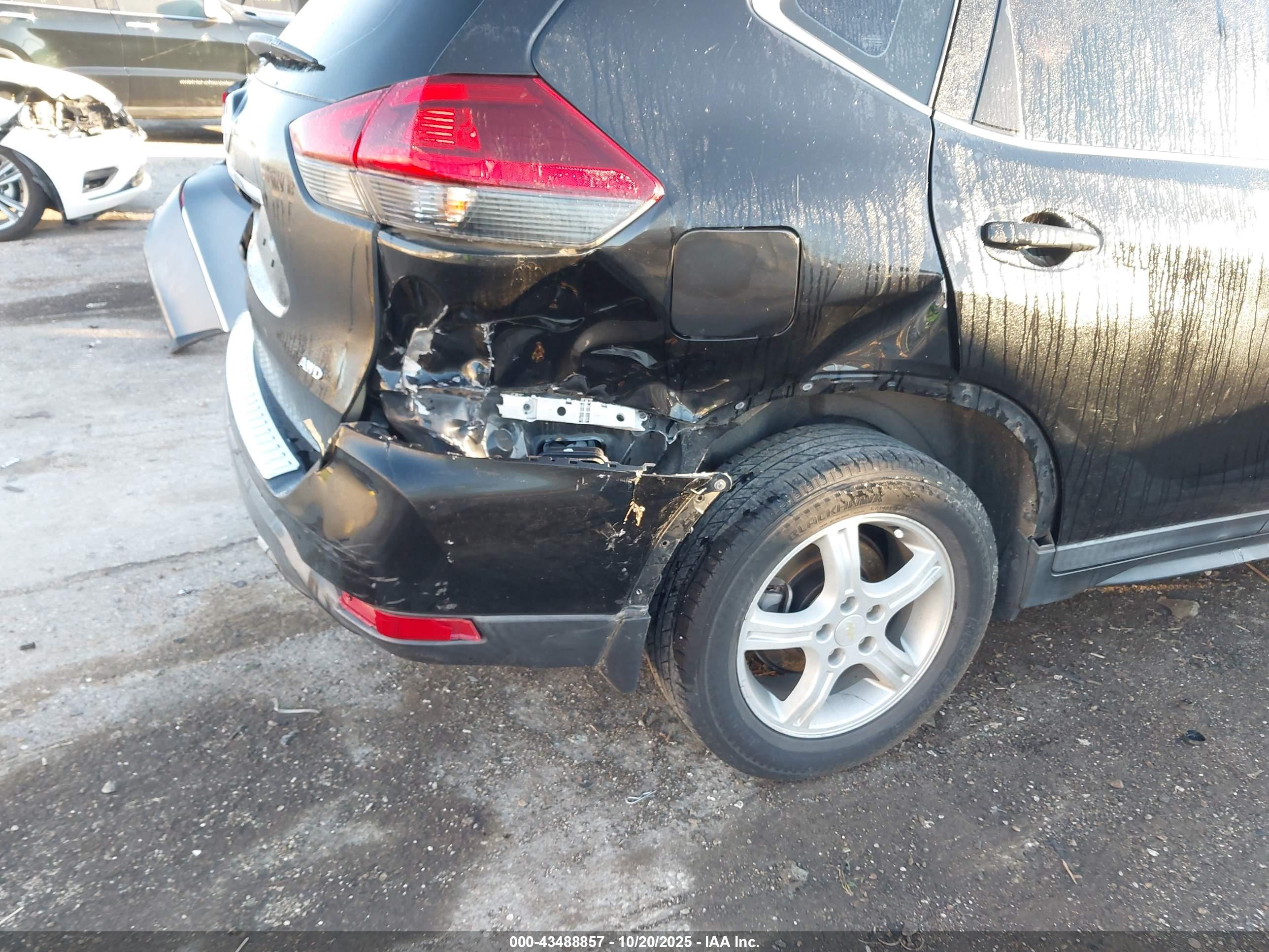 NISSAN ROGUE image 6