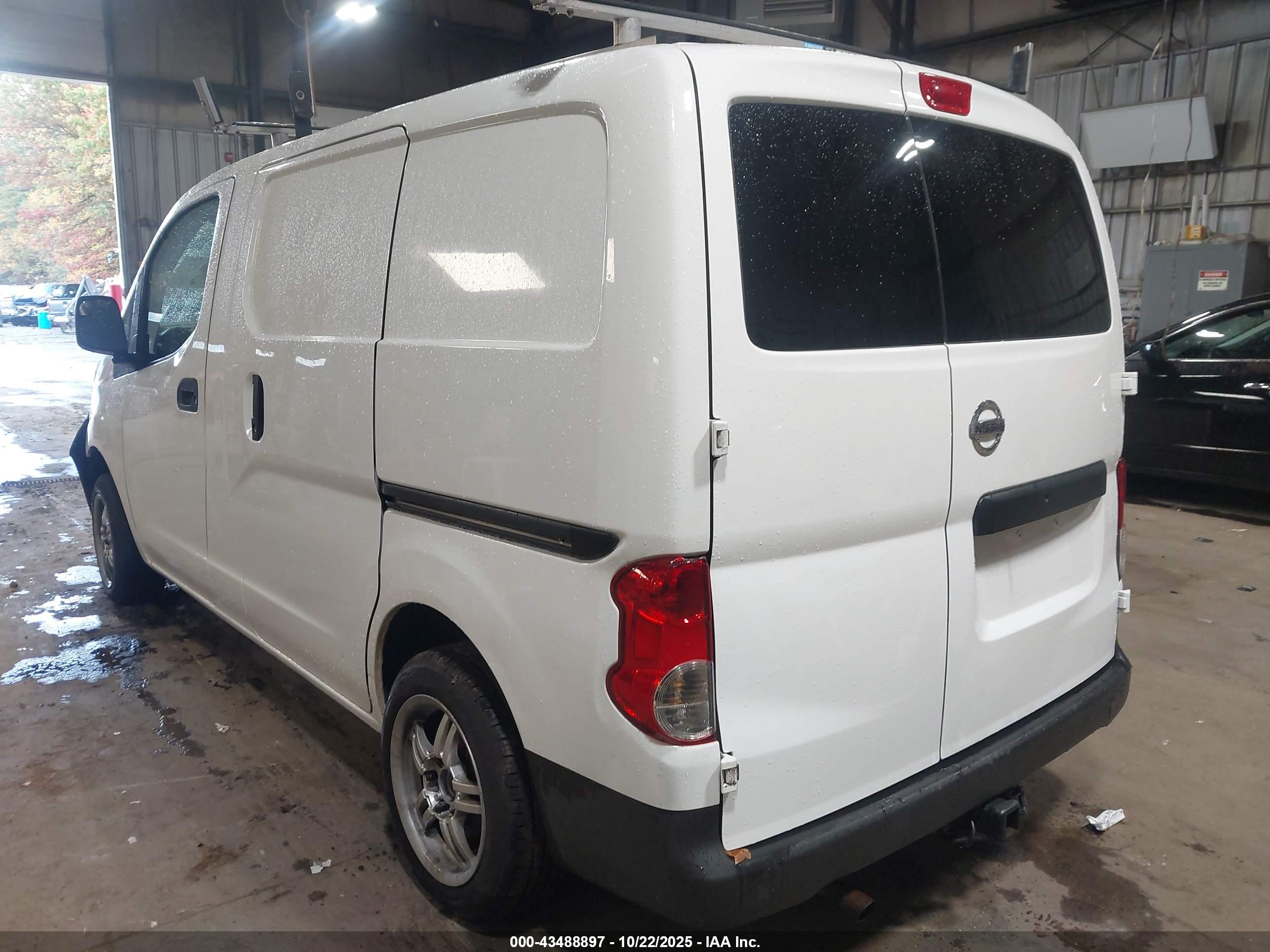 NISSAN NV200 image 3