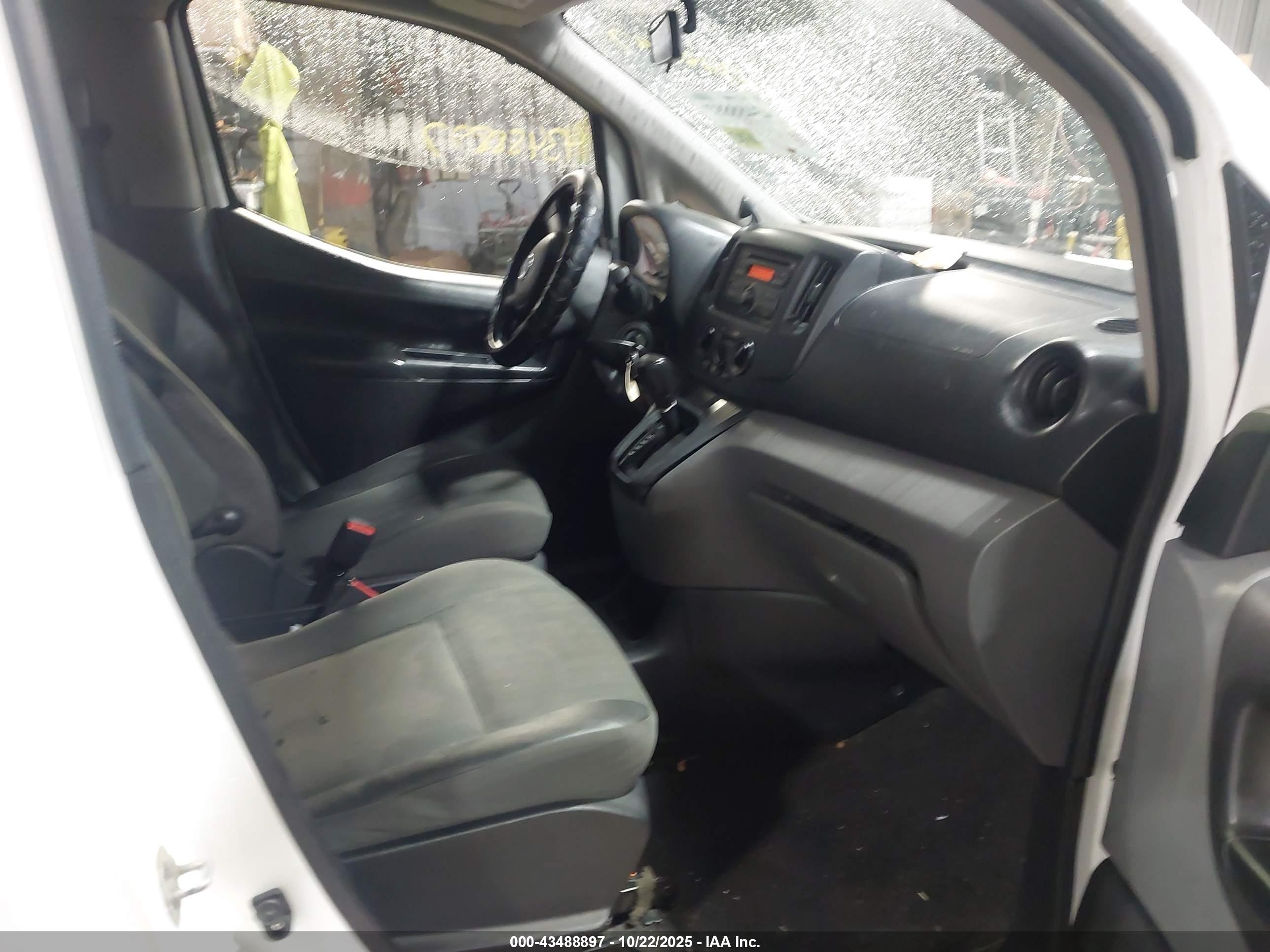 NISSAN NV200 image 5