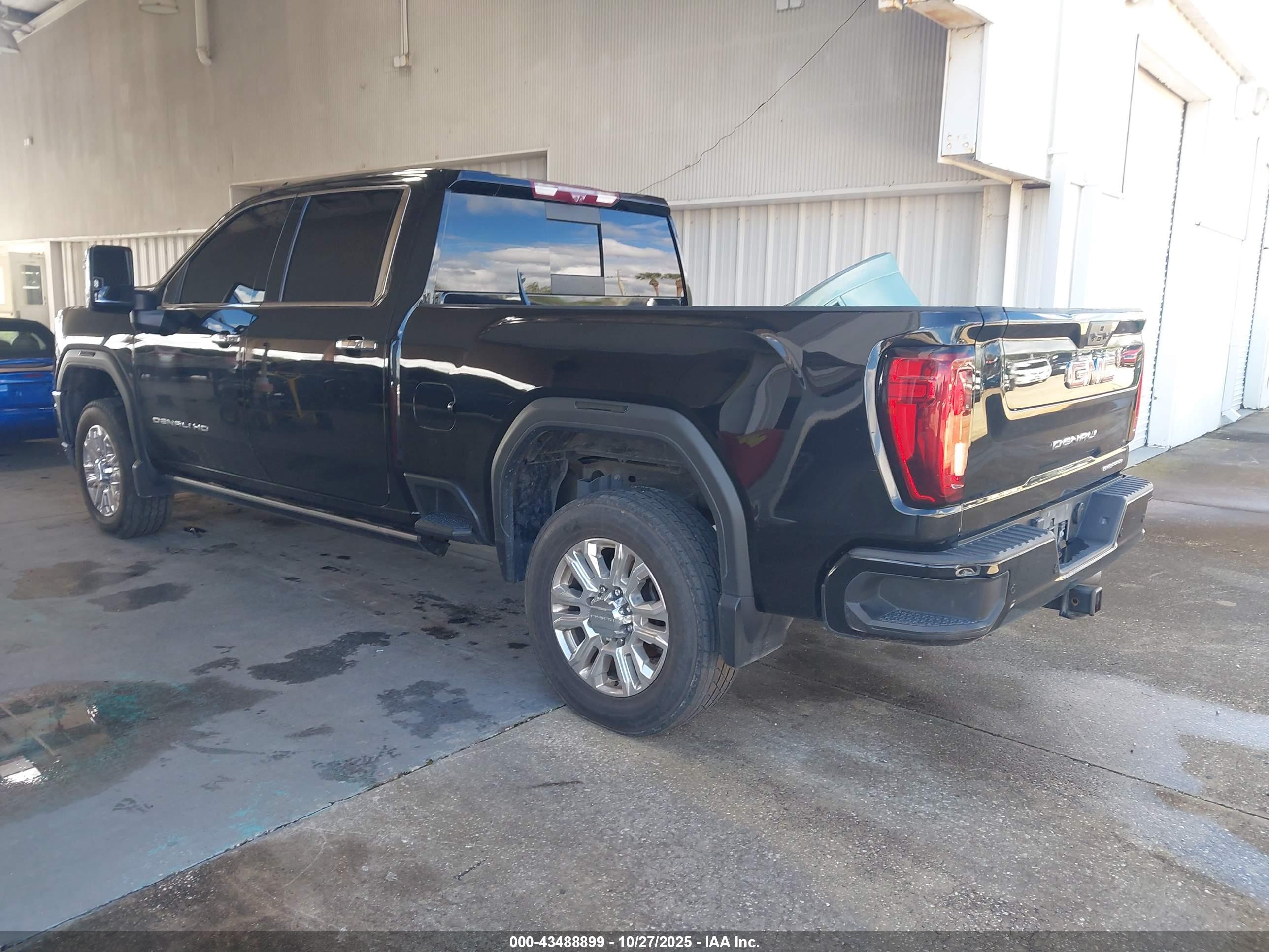 GMC SIERRA image 3