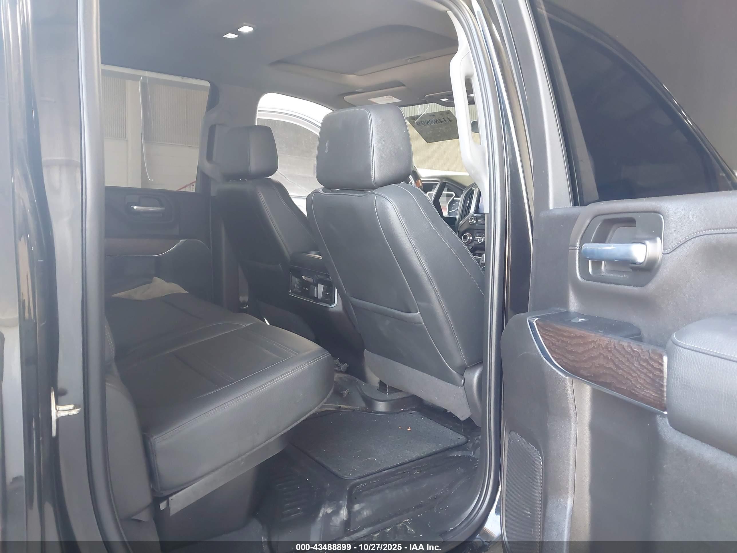 GMC SIERRA image 8