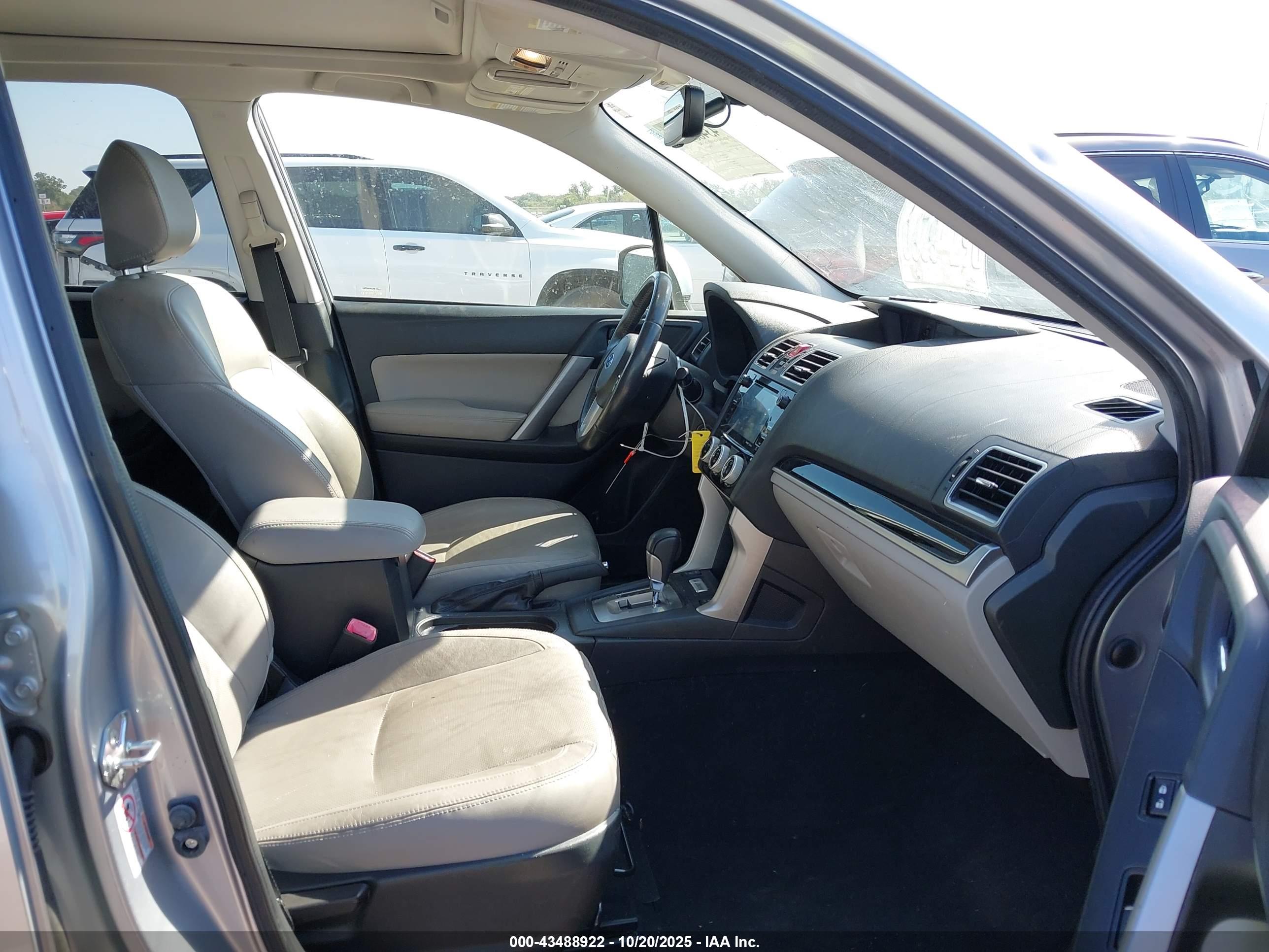 SUBARU FORESTER image 5