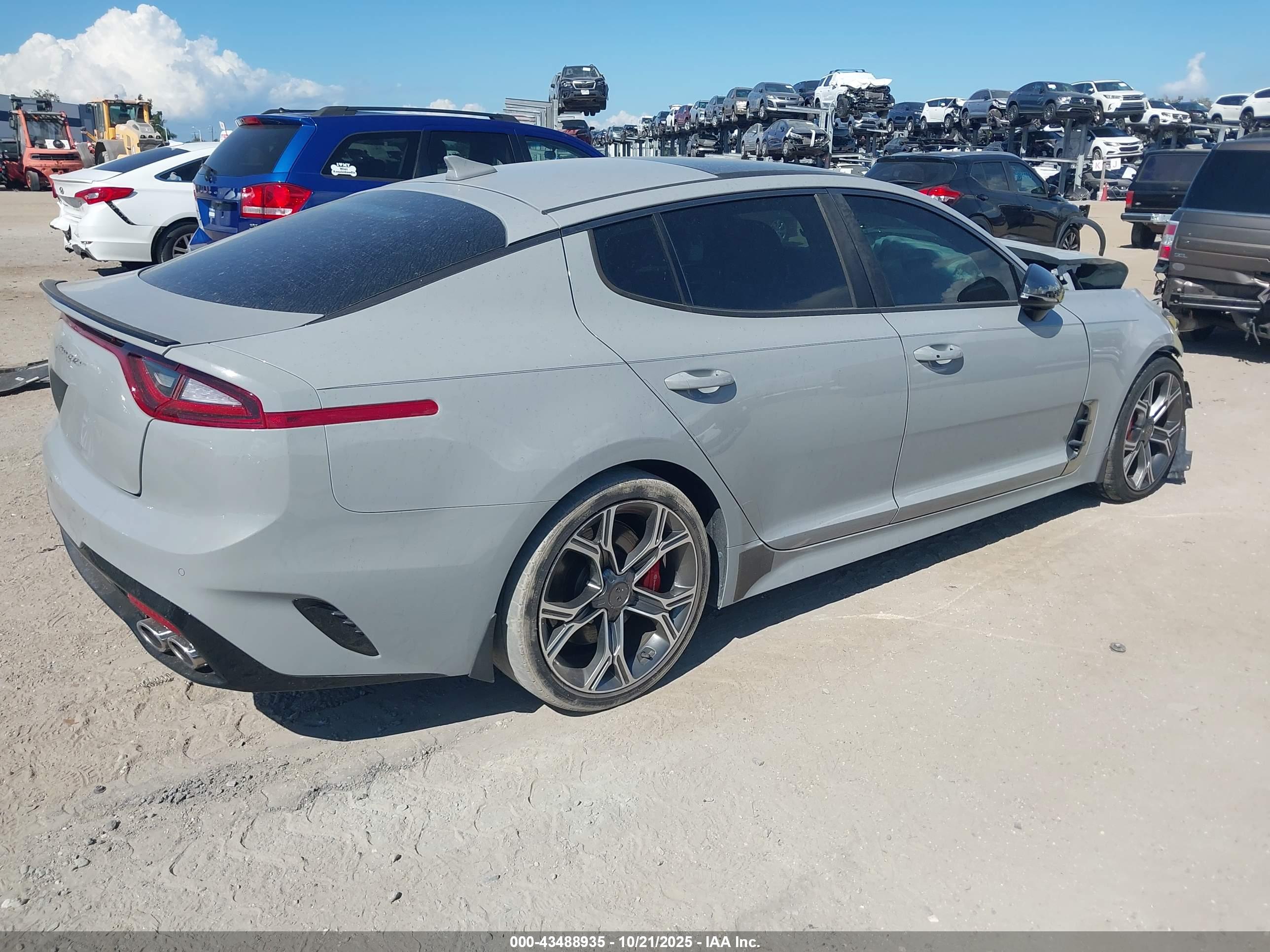 KIA STINGER image 4