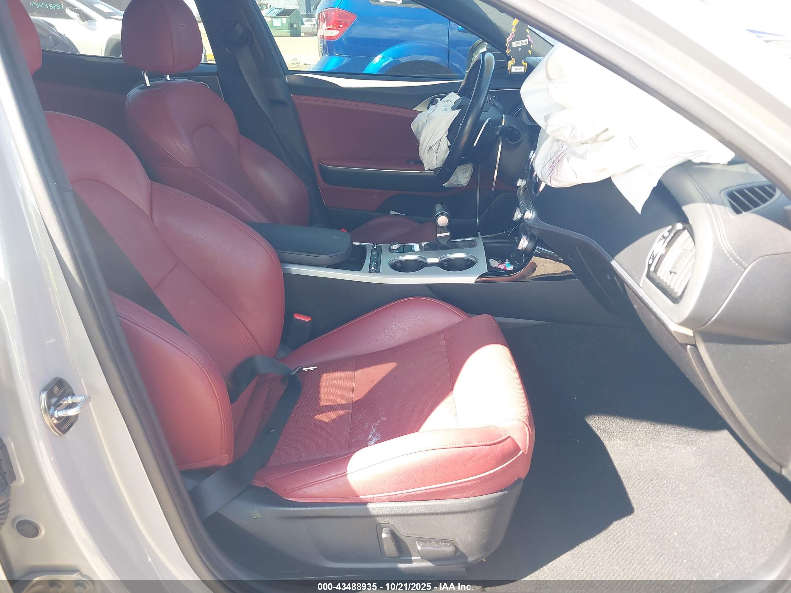 KIA STINGER image 5
